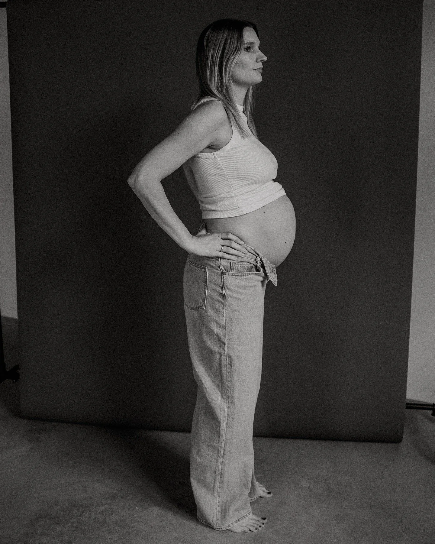 Babybauch Portrait im Studio mit Laura 🌱

#familienfotografinsaarland 
#motherhoodphotography
#babybauchshootingsaarland