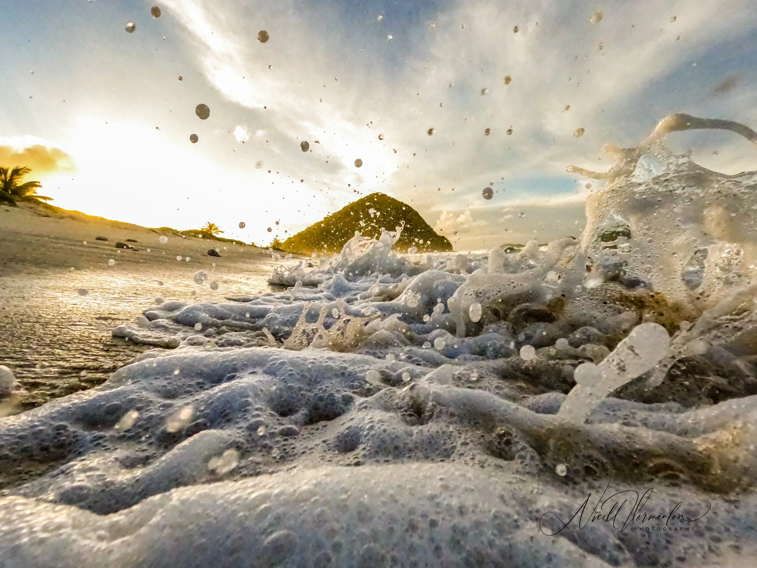 Waves Rise Roll Break Crash Spray Foam