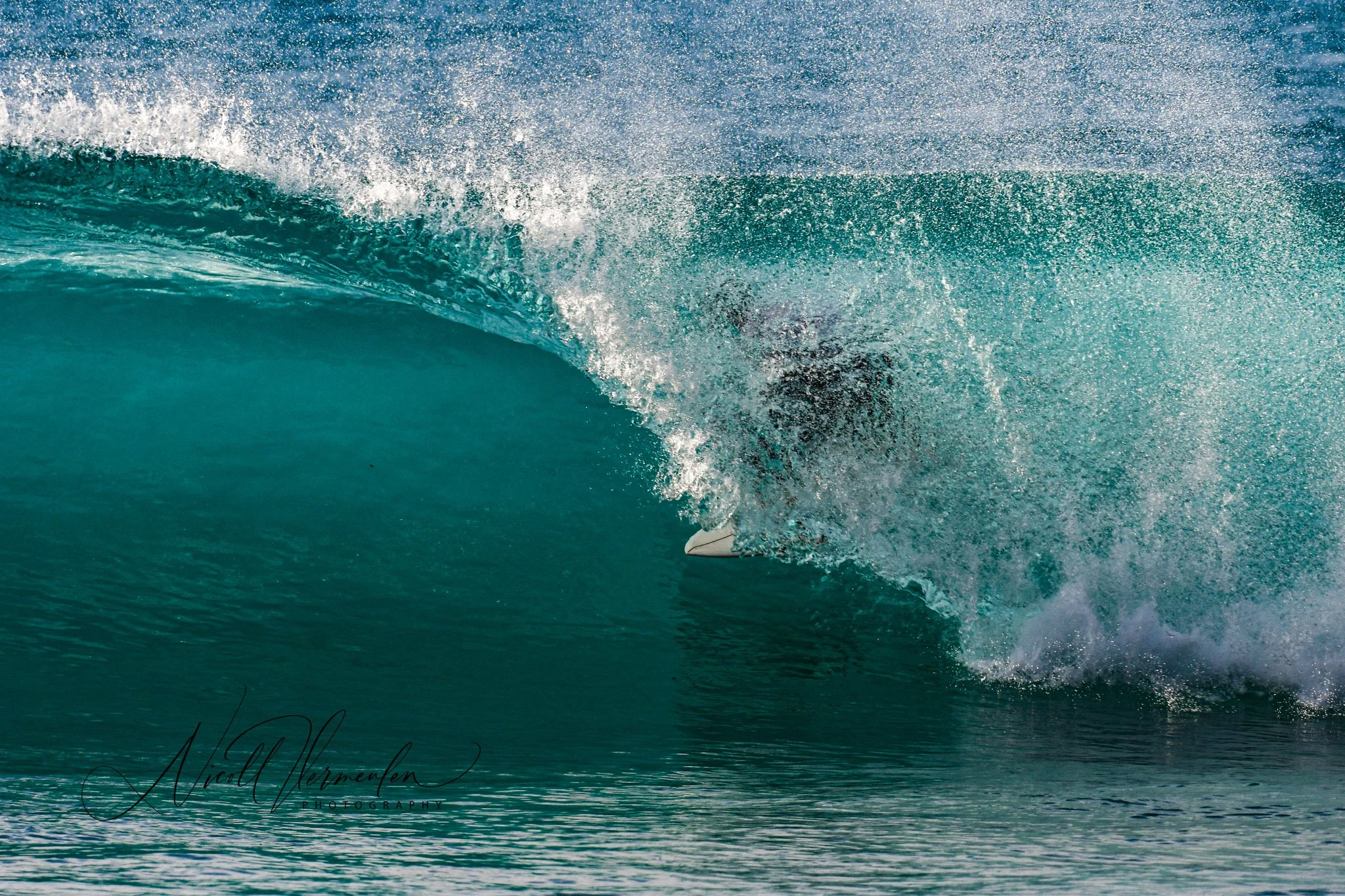 Surf the Ocean Wave ~ Tube Ride