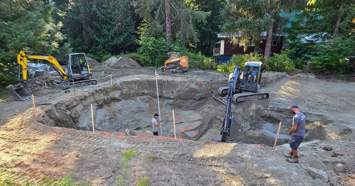 From excavating to laying liner in 24 hours, the team is pushing hard through the heat and getting it done! 💪🏼 

#westcoastnaturalpools 
#bigpush 
#linerday