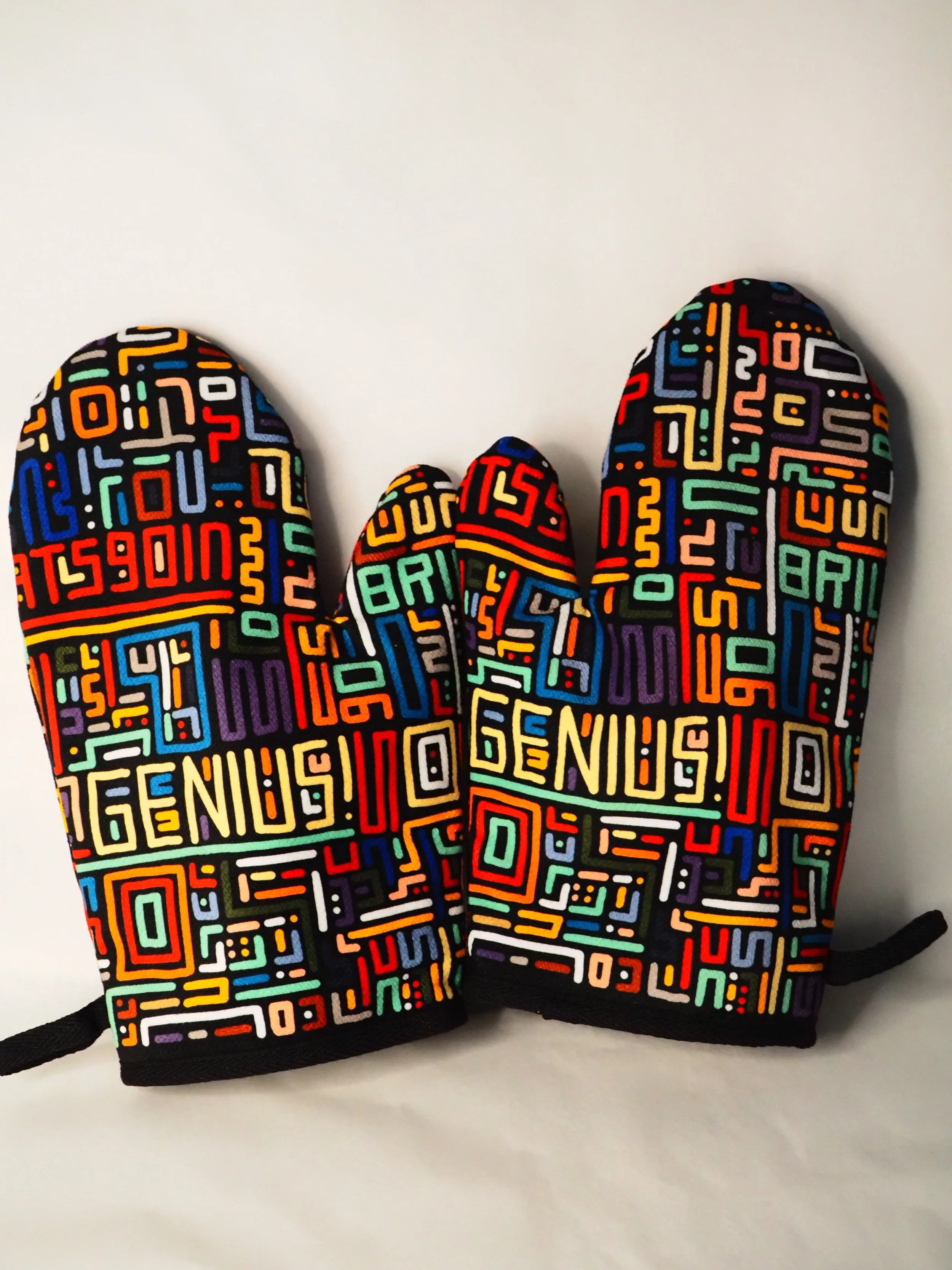 GENIUS Grid – Heat-Resistant Oven Mitts (Set of 2)