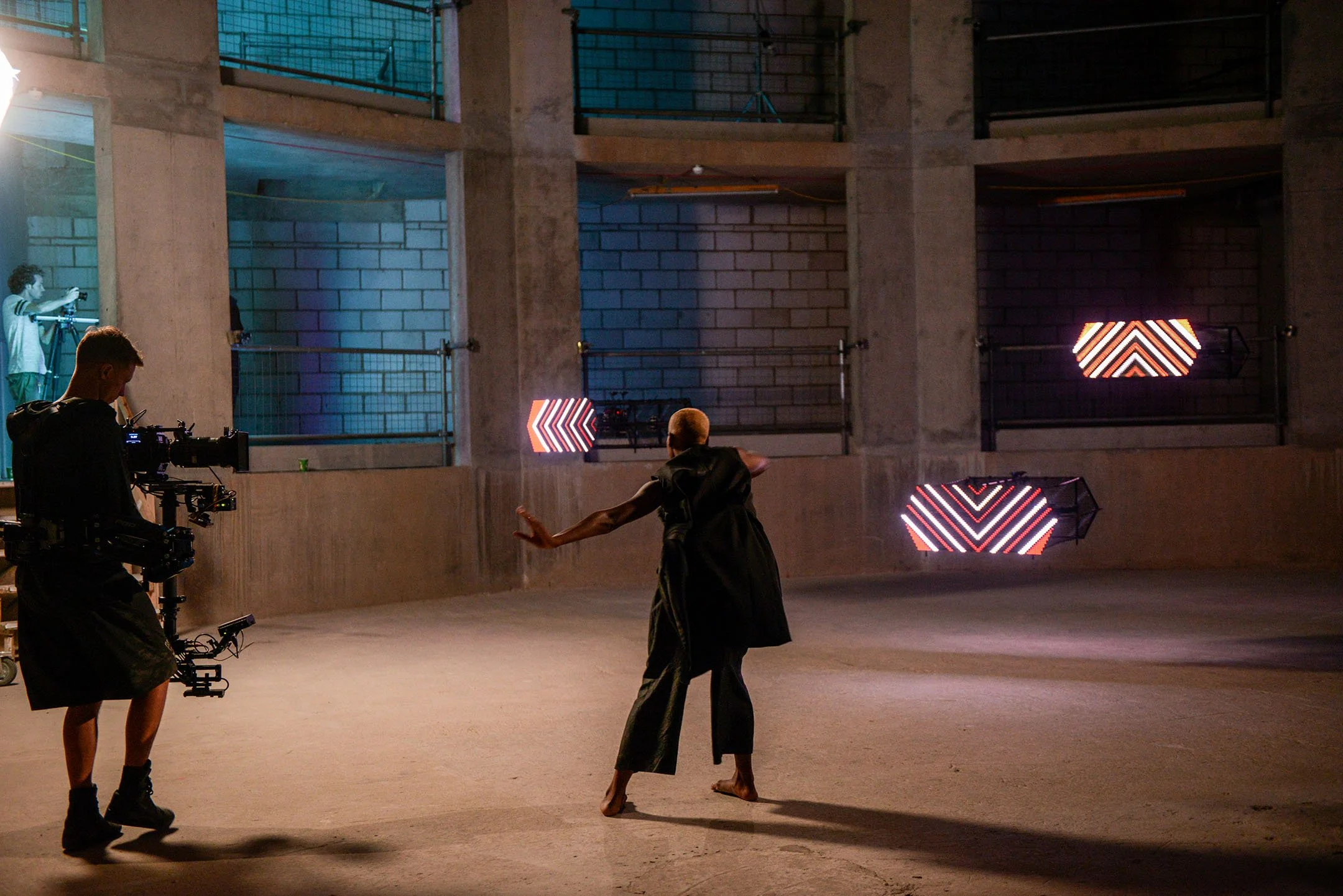 DOP James Medcraft and dancer Zakiya on the set of the making of the video  Lucid (Client Flyng Screens Ltd) dir. GMUNK , BTS photo by Antonio