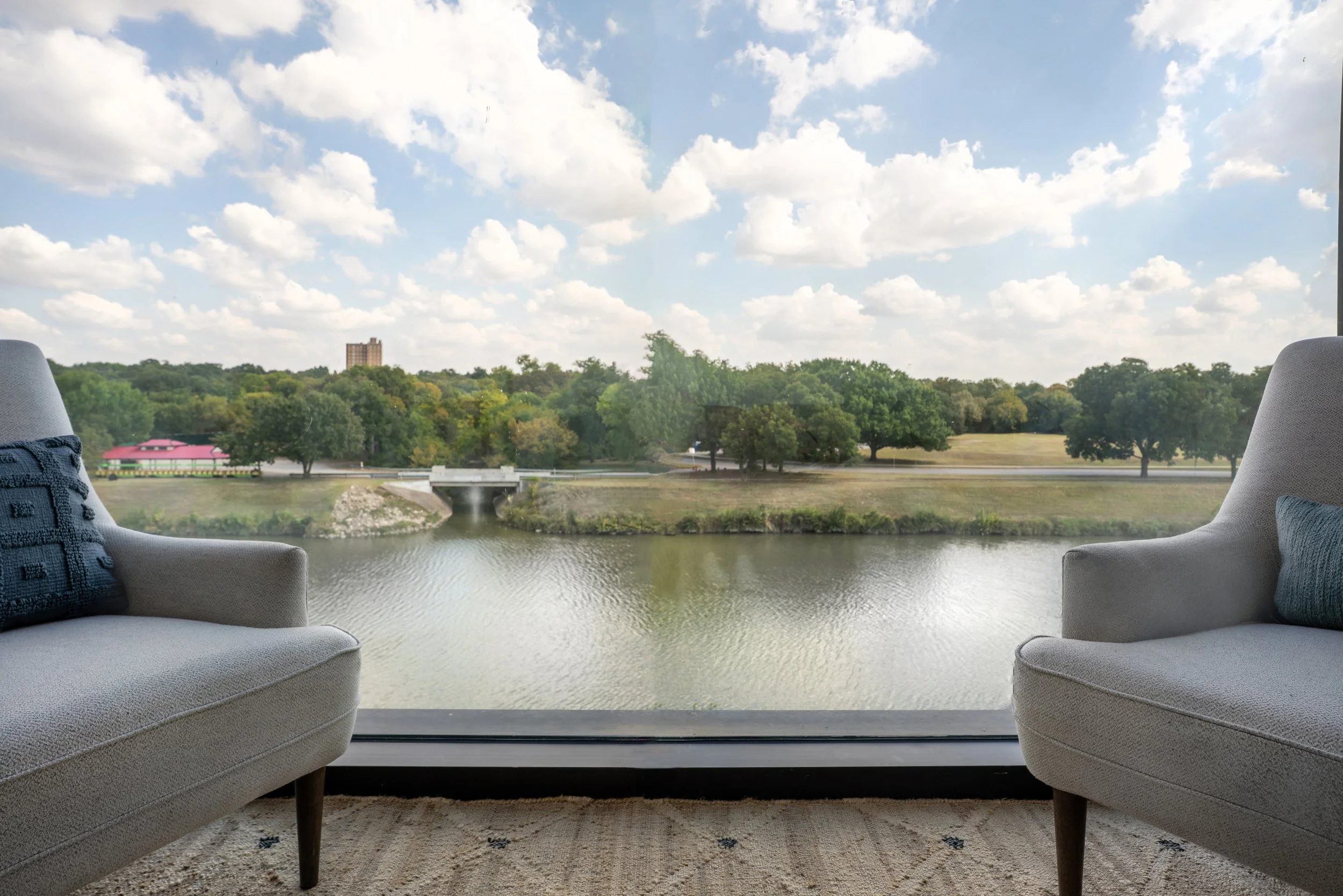 Calm outdoor landscape representing clarity and ease