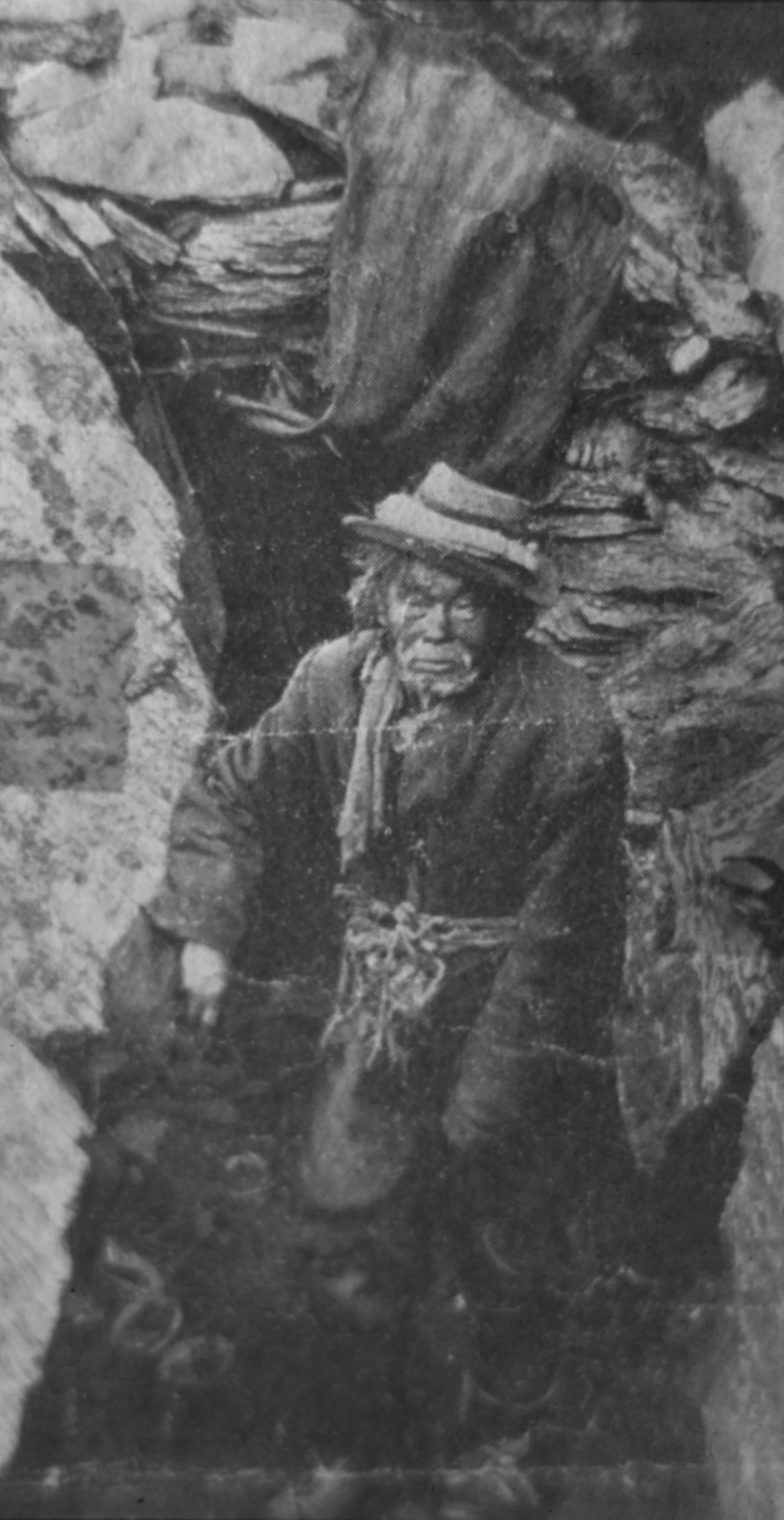 Cromwells Chinatown man (RW Murray Slide Collection) 04.jpeg