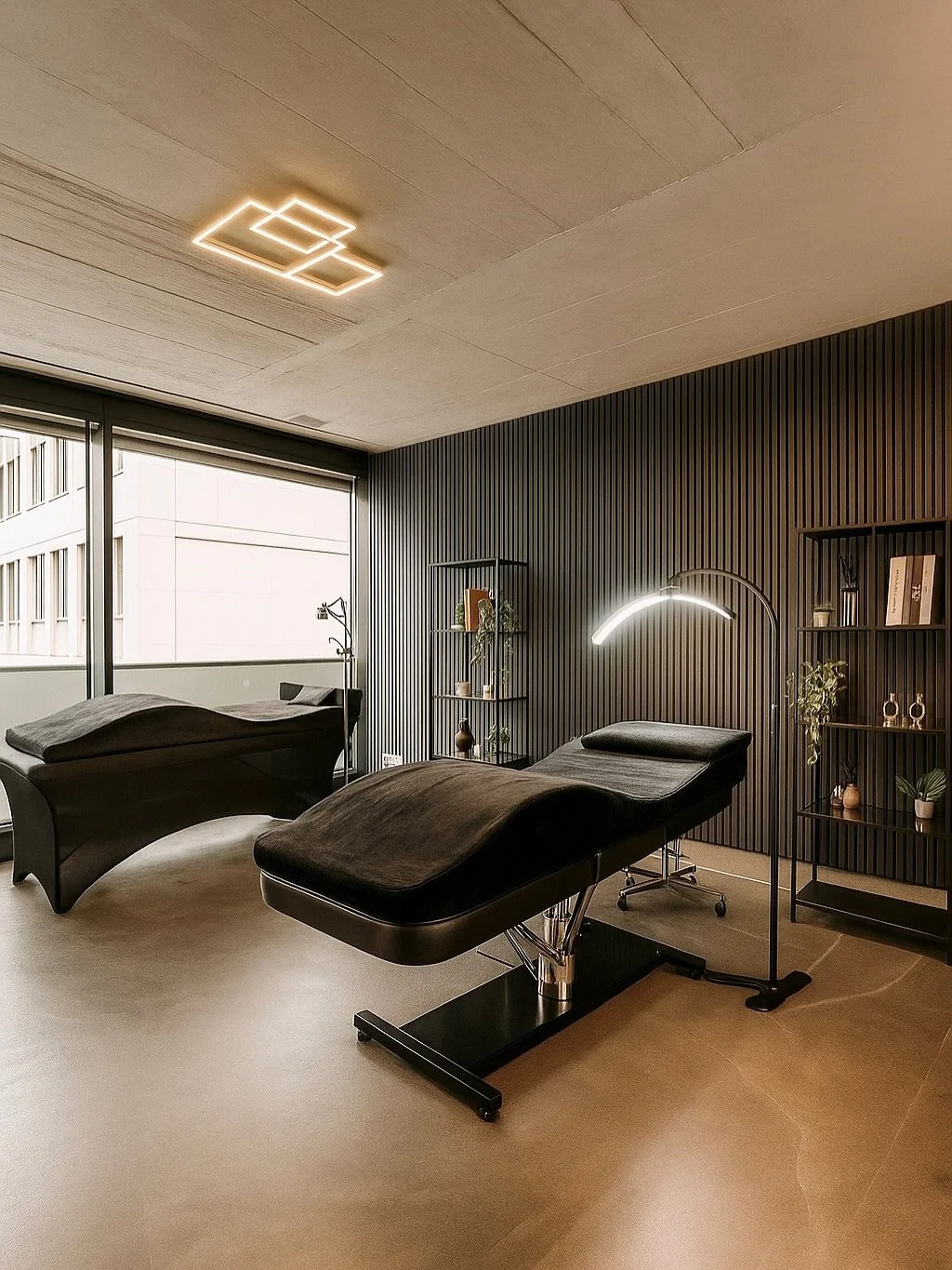 Markenphilosophie von ZH Beauty Studio: 
⚜️Im Kern von ZH Beauty Studio steht eine Philosophie der Aufmerksamkeit, des Respekts und eines vollkommen pers&ouml;nlichen Ansatzes.
Jeder Gast verdient es, geh&ouml;rt zu werden &ndash; und das Ergebnis so