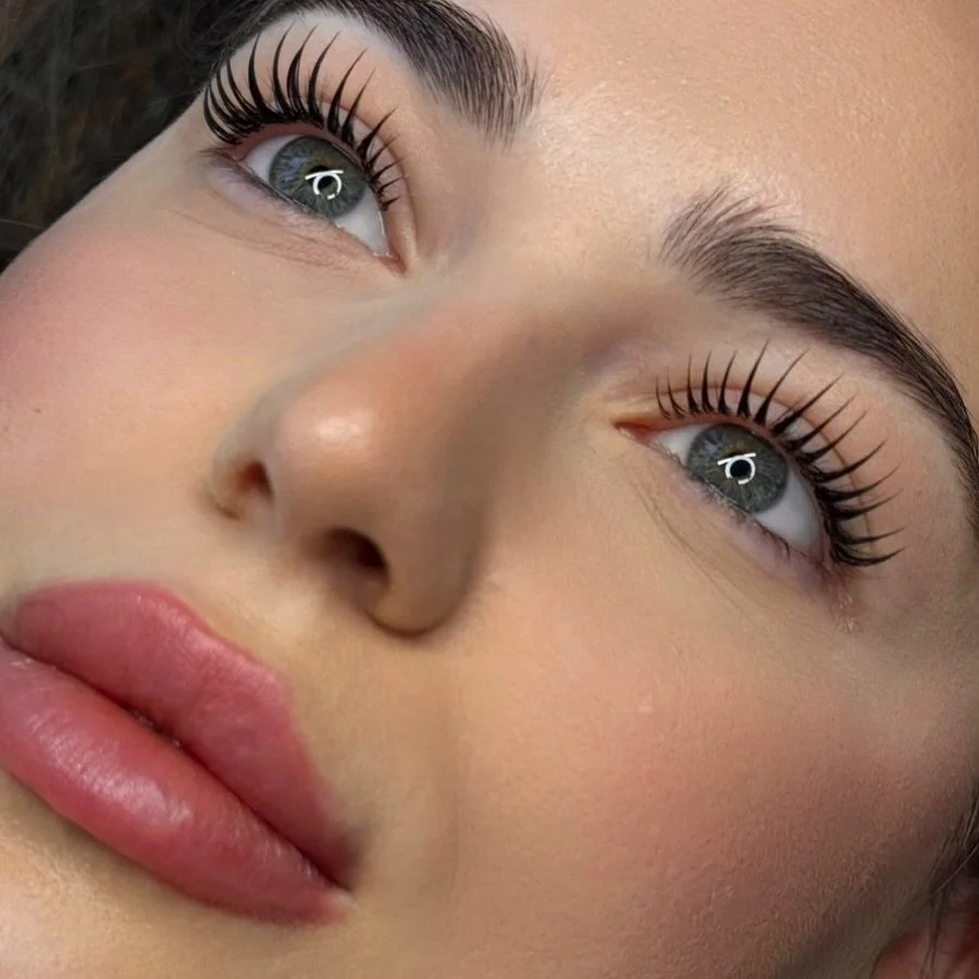 Where are the only Salon in Zurich that performs this trendy Lash effect! Bookings are available online on our website, Lami Effect 🔥  This lash style is performed only by our lash technitian Alexandra 🔥

Lash Technitian: @goncharovaa_lash 
Model: 