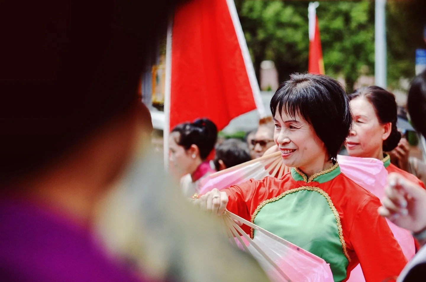 Chinese celebration. New York, 2017
.
.
.
.
.
#newyork #peopleinnewyork #celebration #traditions #photography #smile #chinessecelebration #dance #colorful #photography #colorfulphotography #streetphotography #streetphotoscommunity