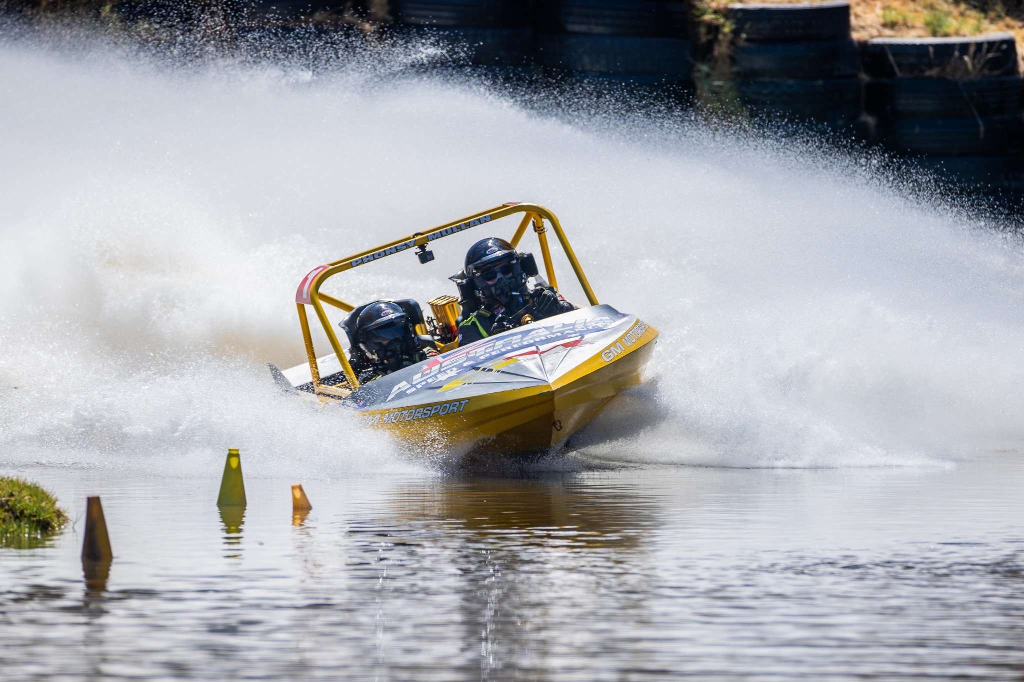 v8 Super Boats Round 4: Griffith
