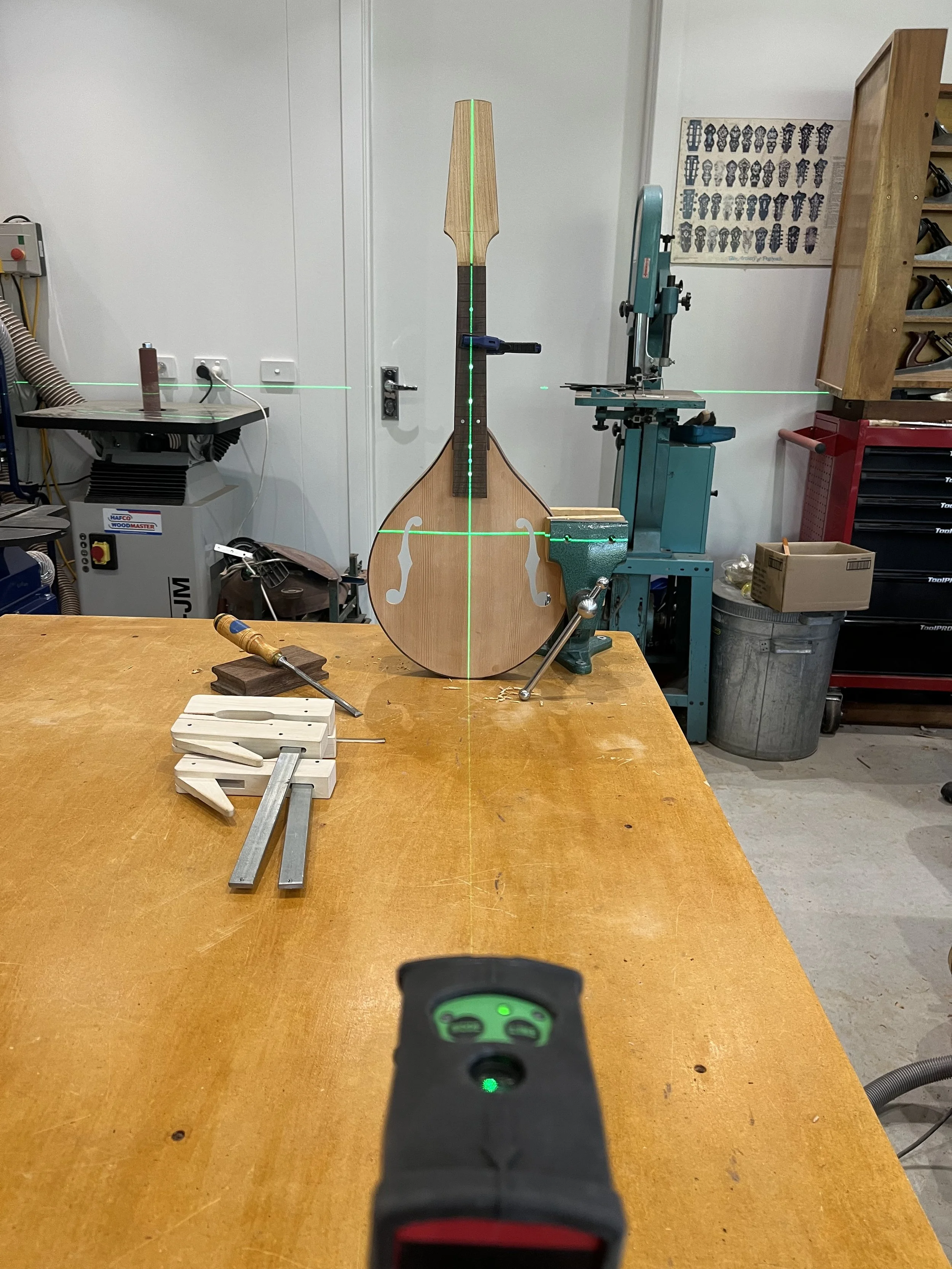 Aligning the neck by laser