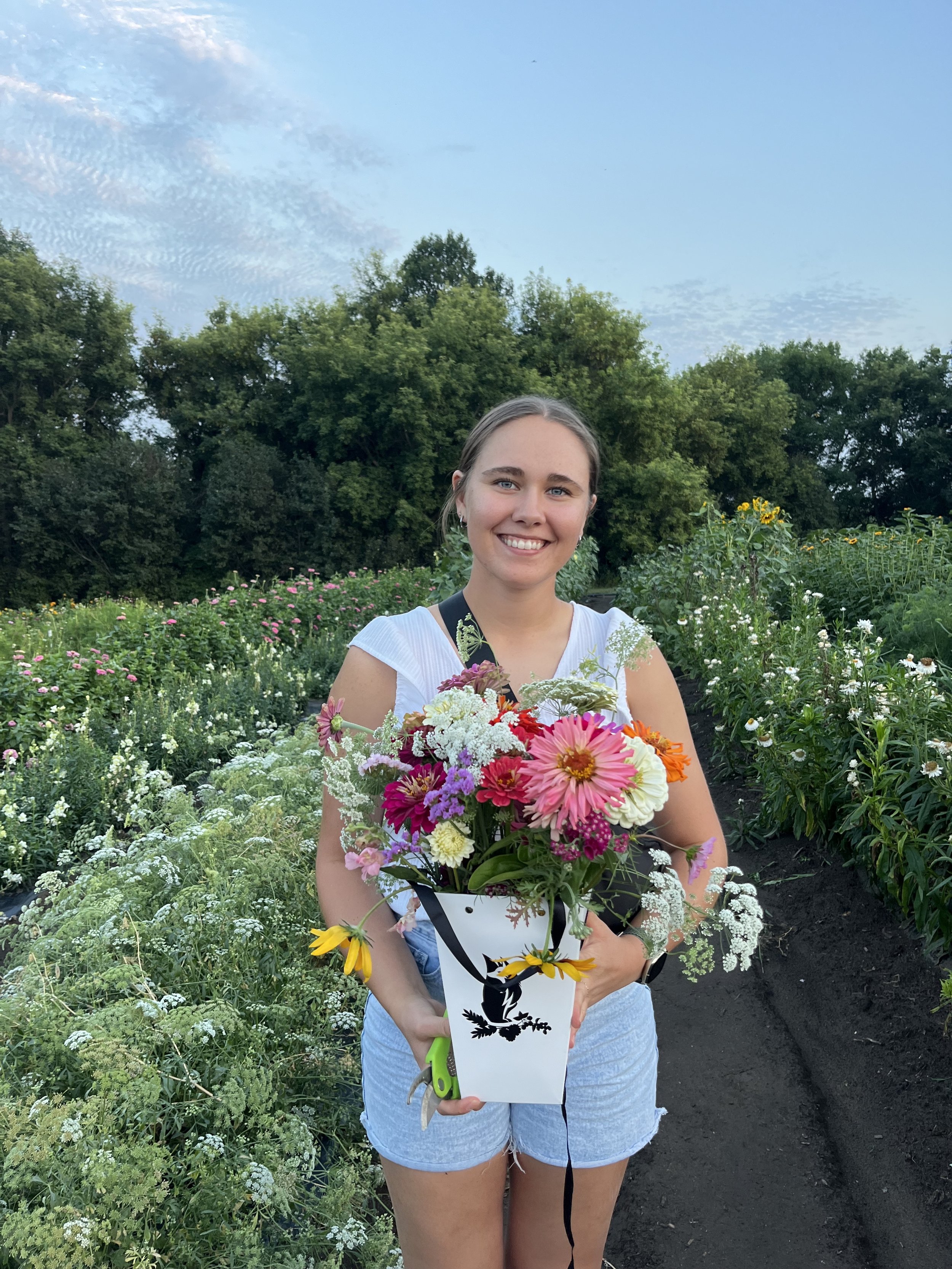 Growing Food,&nbsp;Skills&nbsp;and Community: An askîy intern&nbsp;reflection
