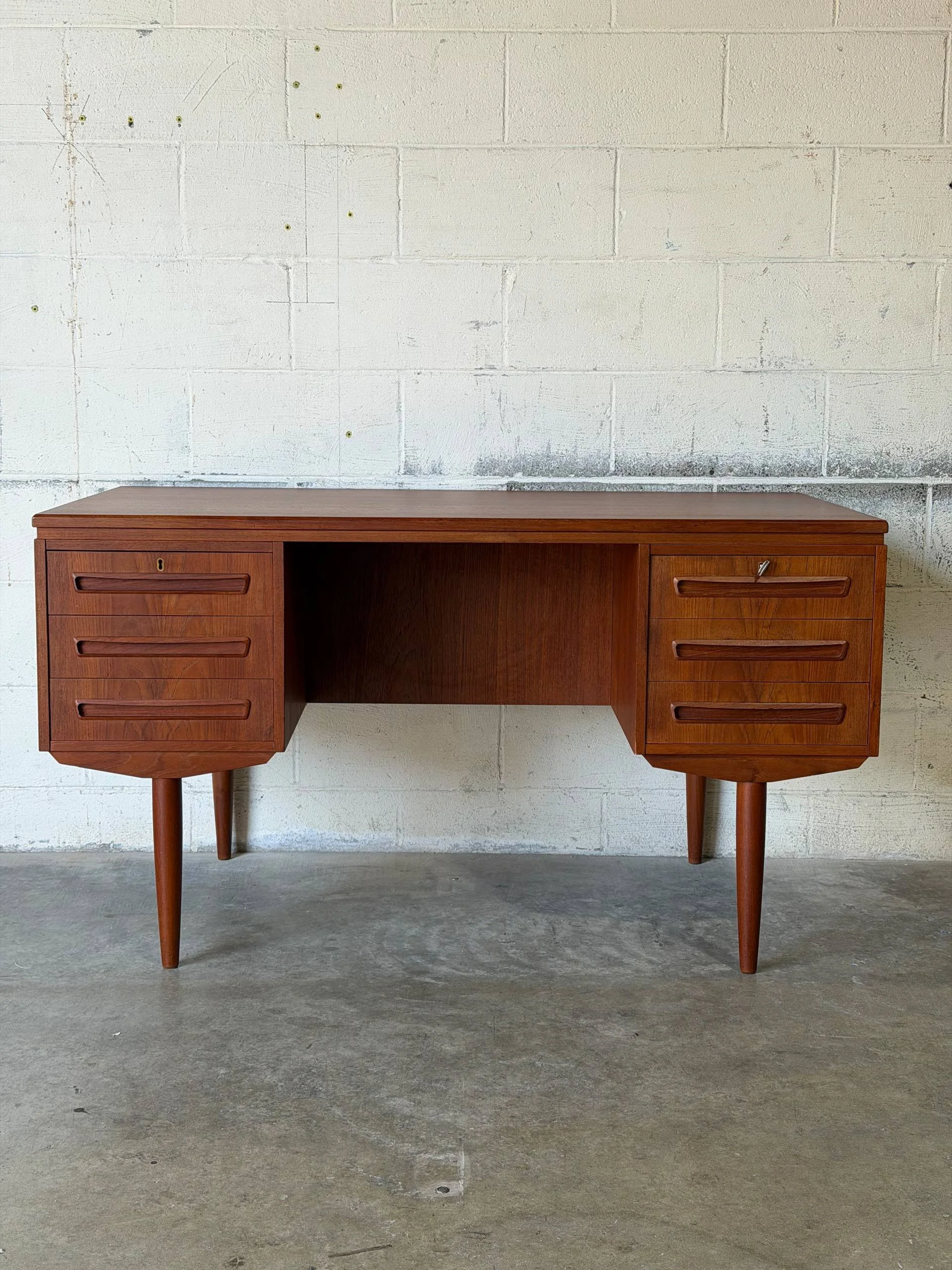 J. Svenstrup A.P. Møbler Teak Executive Desk with Sculpted Handles Danish Mid-Century Modern 1960s