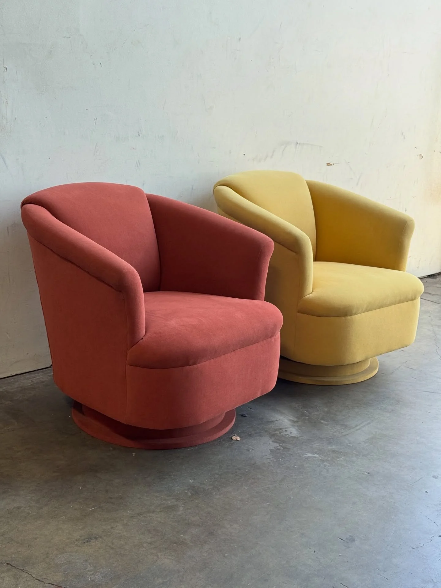 Add a pop of color to your space with this stunning pair of vintage swivel armchairs from 1980 🪑✨.
One rich red + one vibrant yellow chair, each with a comfy recline and 360&deg; swivel.

$365 each or $680 for the pair. 

🚚 Delivery available for a