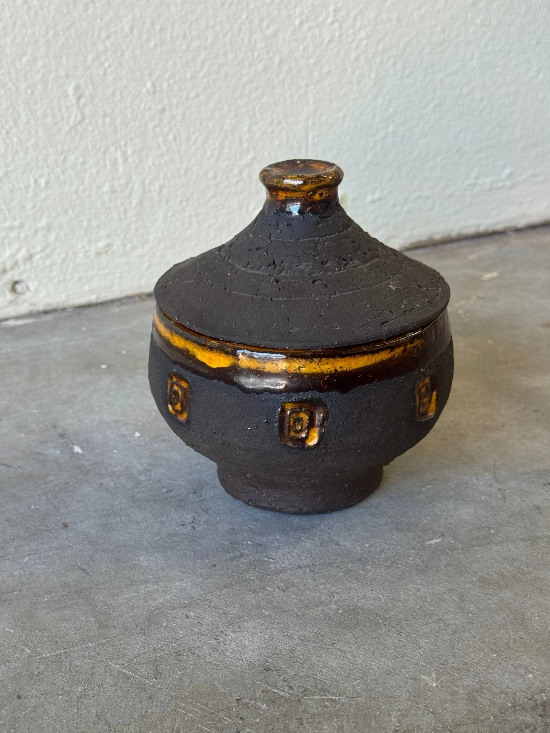 Mid-Century Modern Studio Lidded Bowl by Hegnetslund Denmark – Textured Stoneware, 1960s