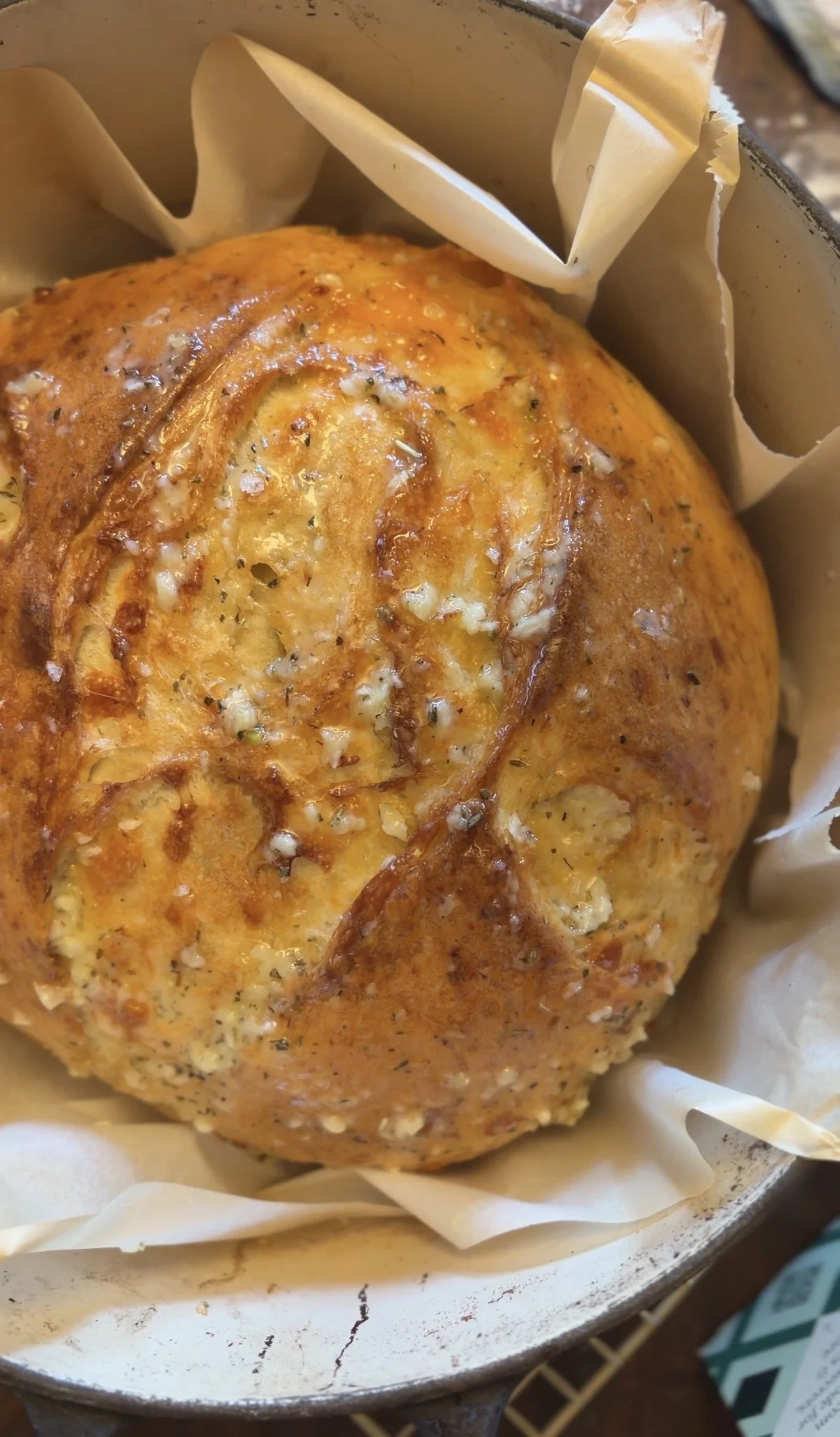 2 ½ Hour Cheesy Garlic Artisan Bread