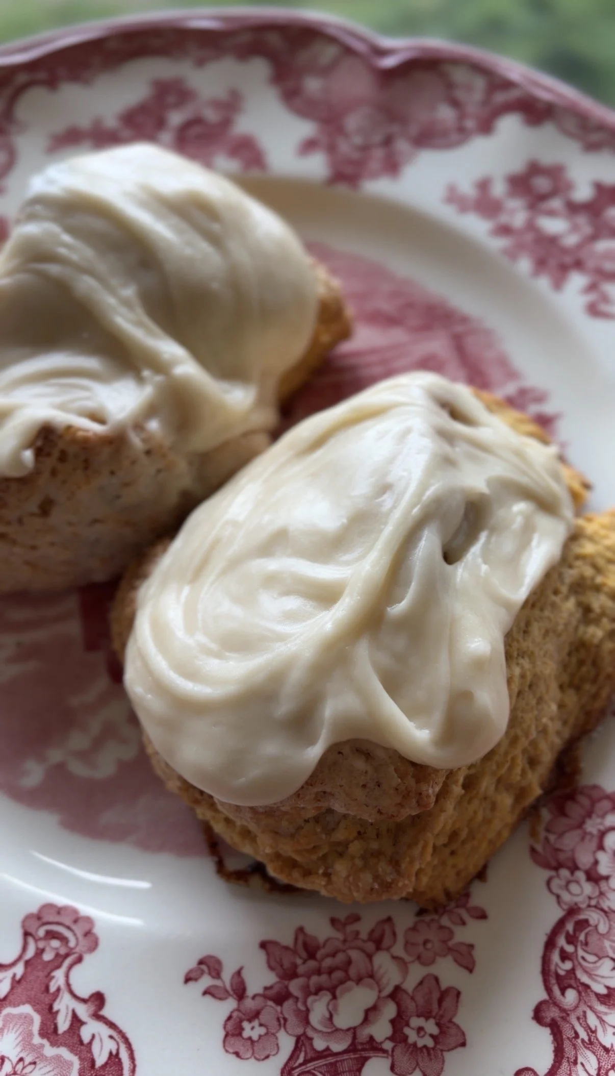 Pumpkin Spice Scones with Maple Icing