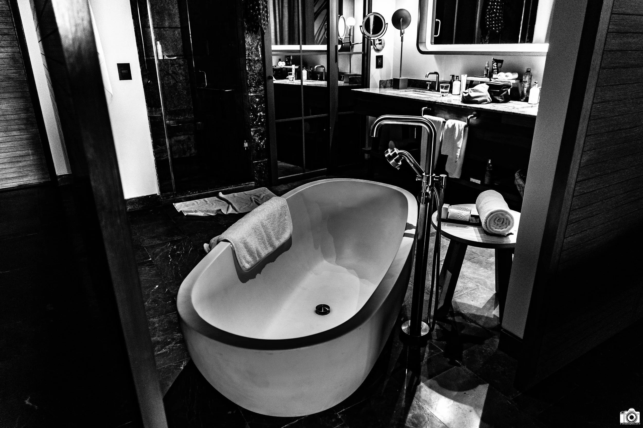 Cleaning Up.

Shot taken with a Sony a7C // FE 24-240mm @ 24mm - F3.5 - ISO 2000 - 1/100s.