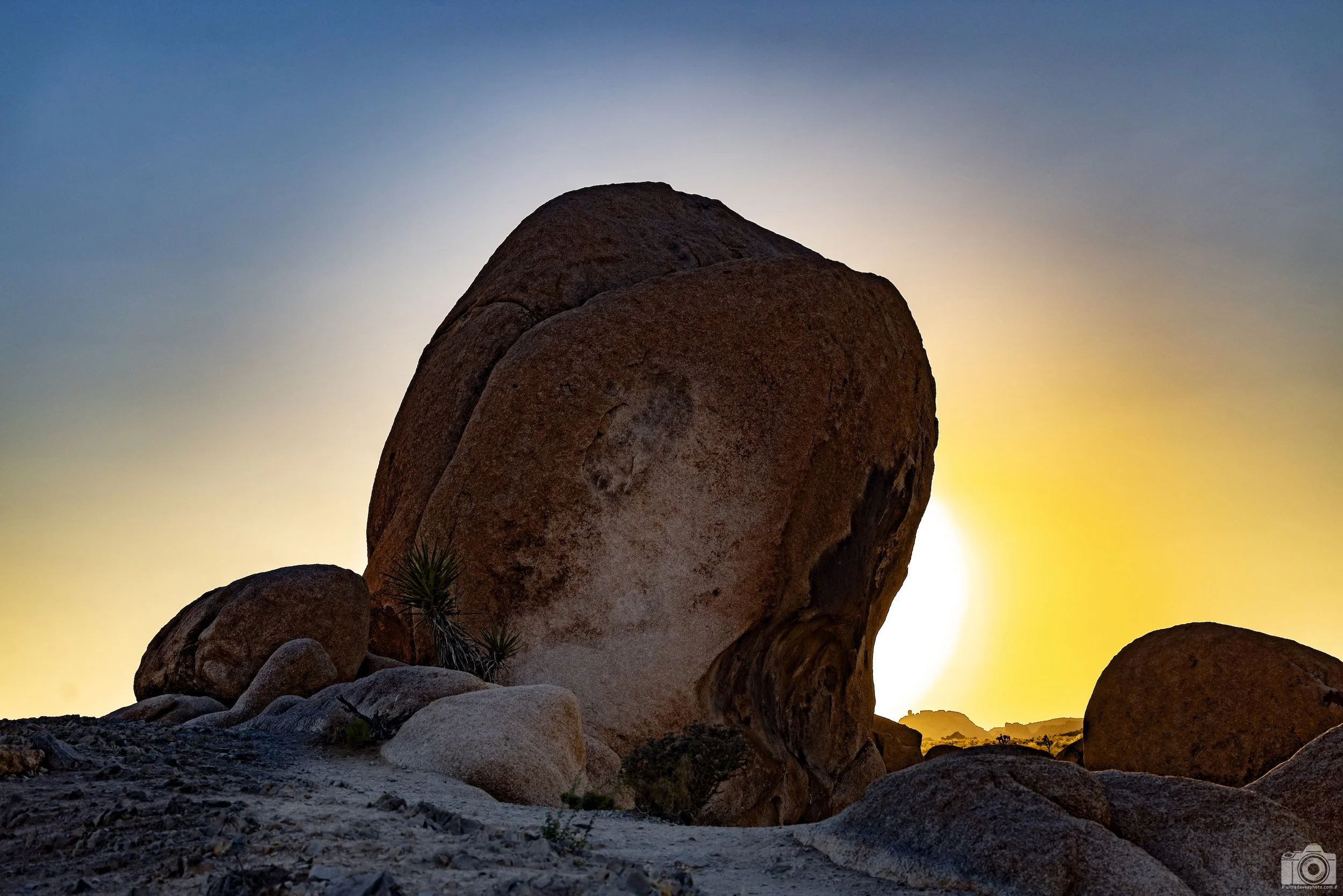 2024 - This is along the trail to Arch Rock.  I don't know what this rock is called but I named it Sun Rock.  Shot with a Canon EOS R5 // RF 15-35mm @ 18mm f/11 ISO 100 - 1/250s.