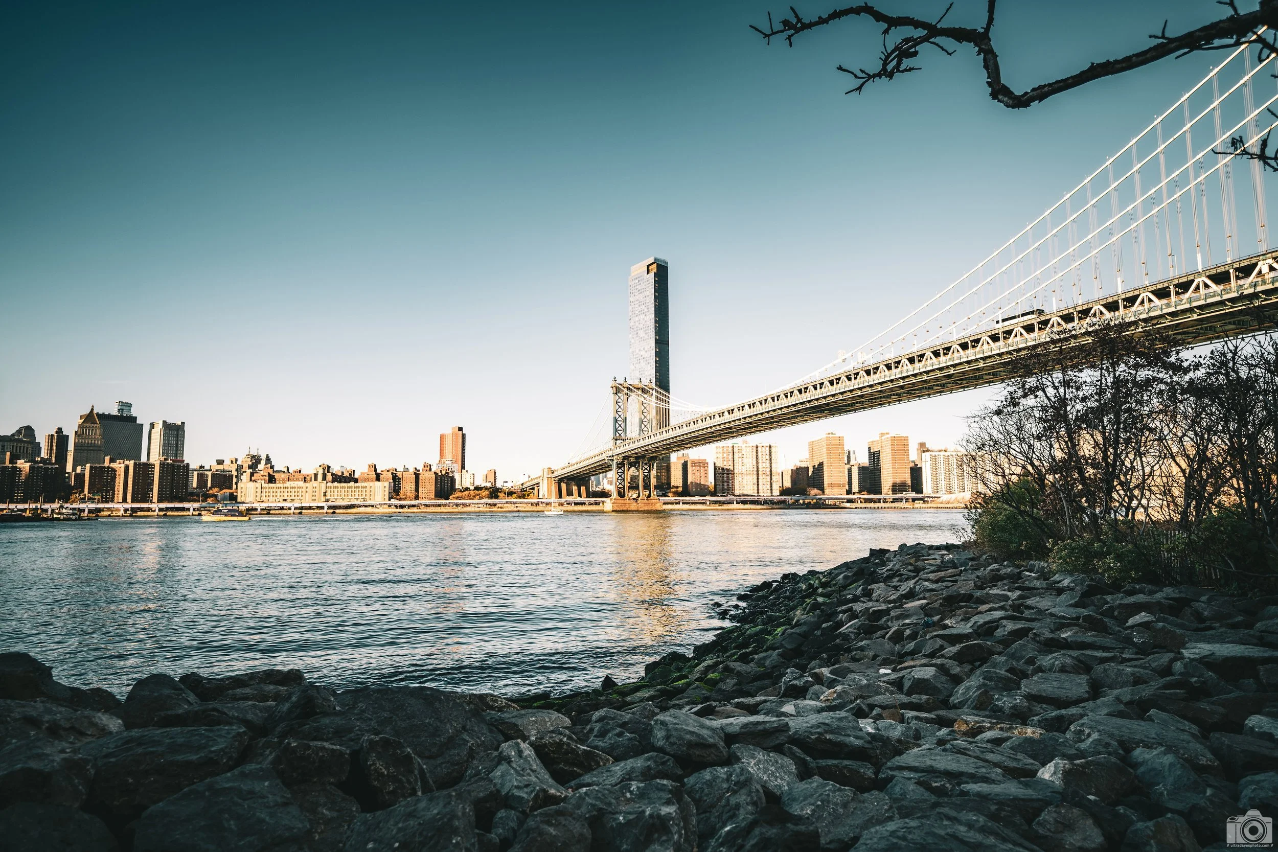 2024 - Manhattan Bridge from Pebble Beach.  Shot with a Sony a7c II // FE 12-24mm G @ 19mm f/4 ISO 100 - 1/400s.