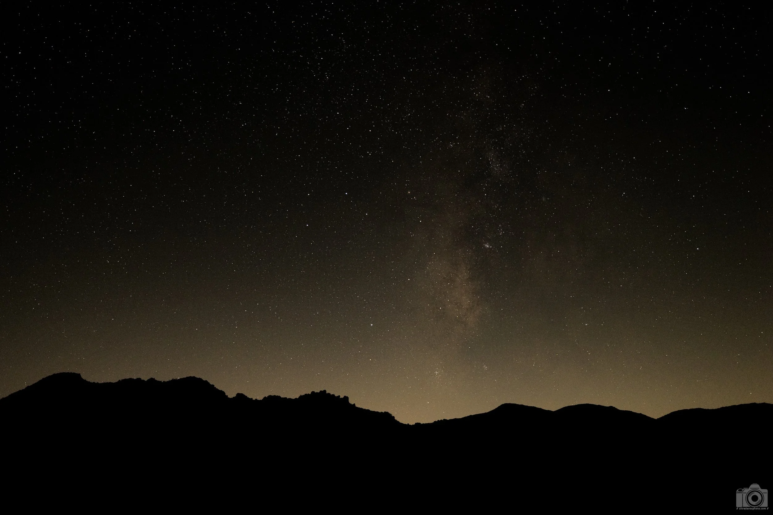 2022 - Closer to what we saw with our eye.  I only reduced the haze in Lightroom to bring out the definition a bit.  Shot with a Canon EOS R5 // RF 15-35mm @ 35mm f/2.8 ISO 5000 - 5s.  Tripod mounted.