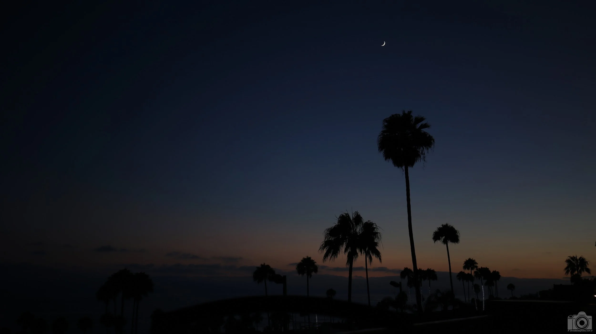 2016 - Blue Orange.  Rosarito, Mexico.  We stayed in this complex called "Los Gaviotas".  Shot with a Canon EOS 60D // EF 16-35mm L @ 35mm f4 ISO 100 - 1/15s.  Camera was supported on a balcony railing.