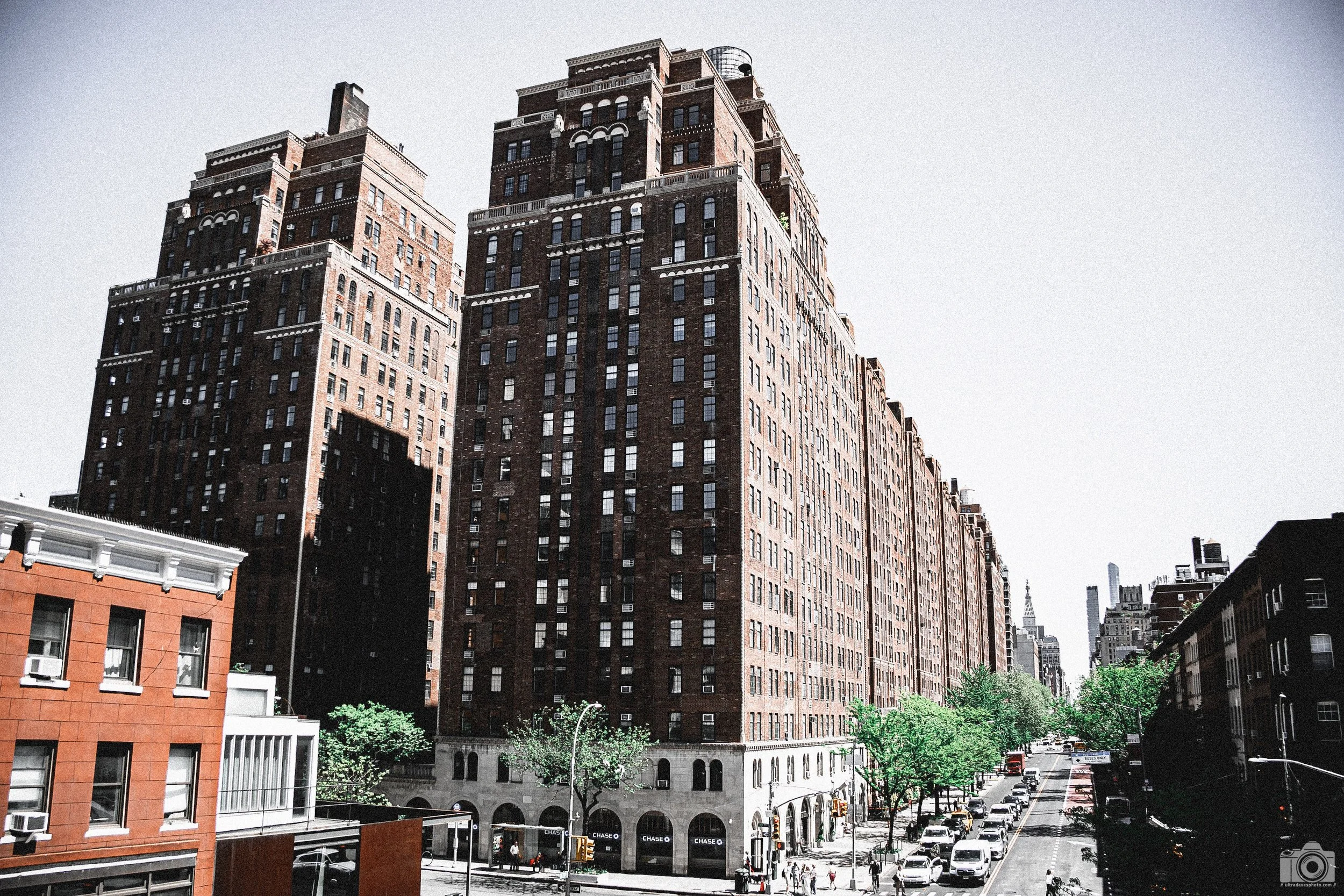 NYC 2025 - Brick Giants.  Shot with a Sony a7c // Tamron E 18-300mm @ 27mm f/4 ISO 125 - 1/640s.