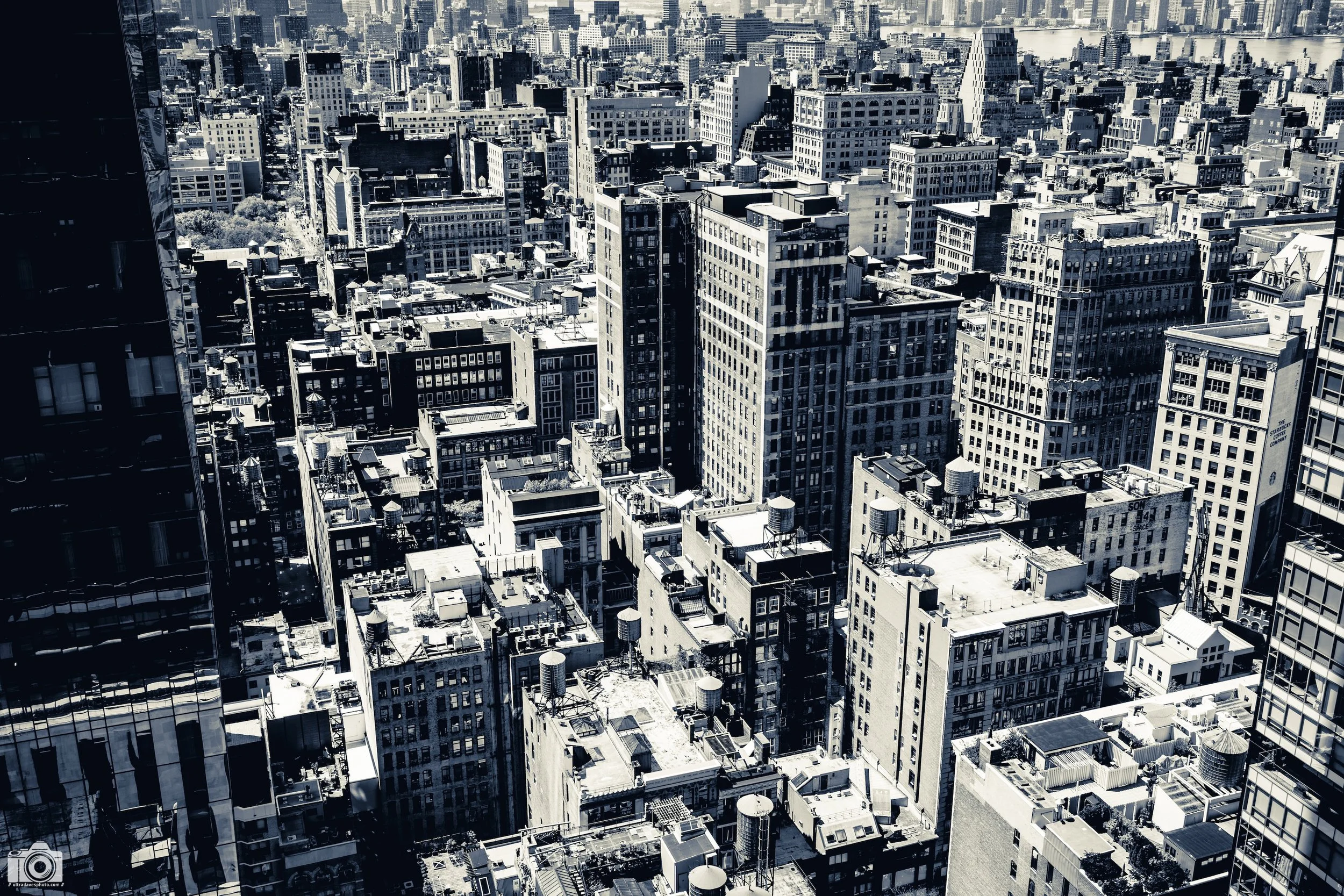 NYC 2025 - Overview in B&W.  Shot with a Sony a7c // 28-60mm @ 30mm f/11 ISO 125 - 1/100s.