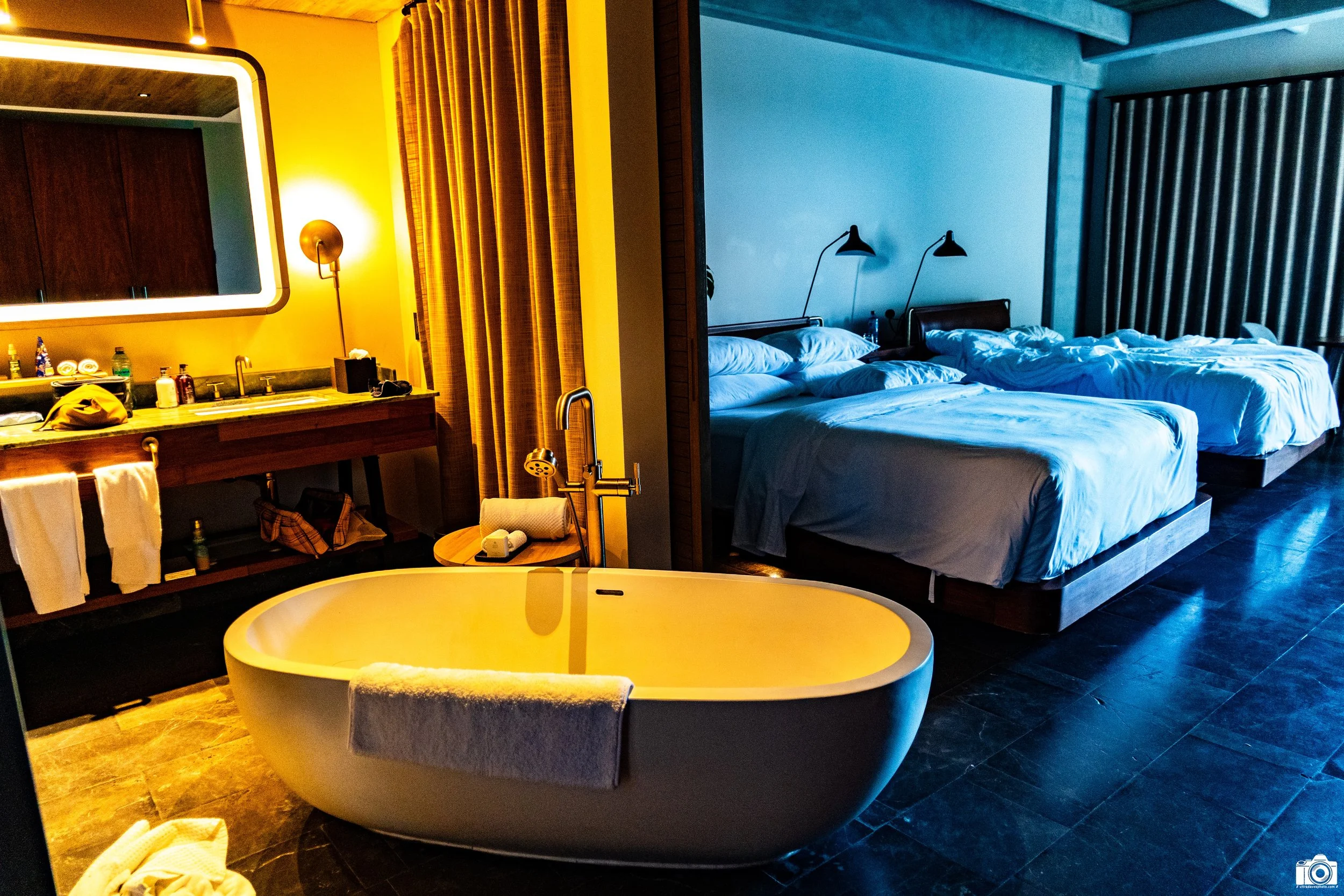 The Bathroom View.  

Walking barefoot here was delightful as the floor was always clean!  Yes, that's my pet peeve...

Shot taken with a Sony a7C // FE 24-240mm @ 24mm - F3.5 - ISO 4000 - 1/100s.