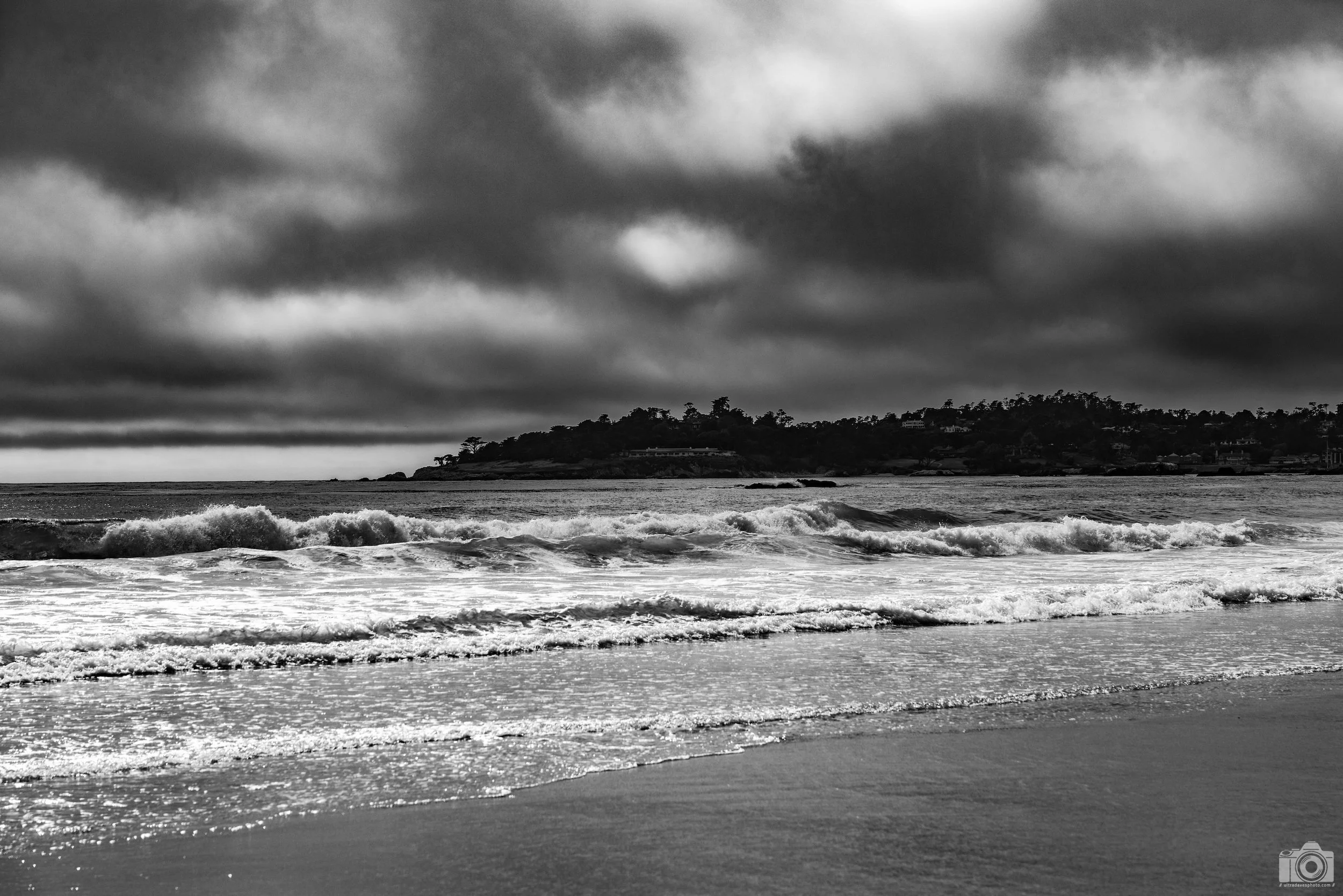 The Solid Ground Between The Movement Above And Below in higher contrast B&W.  Shot taken with a Canon EOS R5 with an RF 24-70mm f/2.8L @ 70mm - f/5.6 ISO 100 1/1250s.
