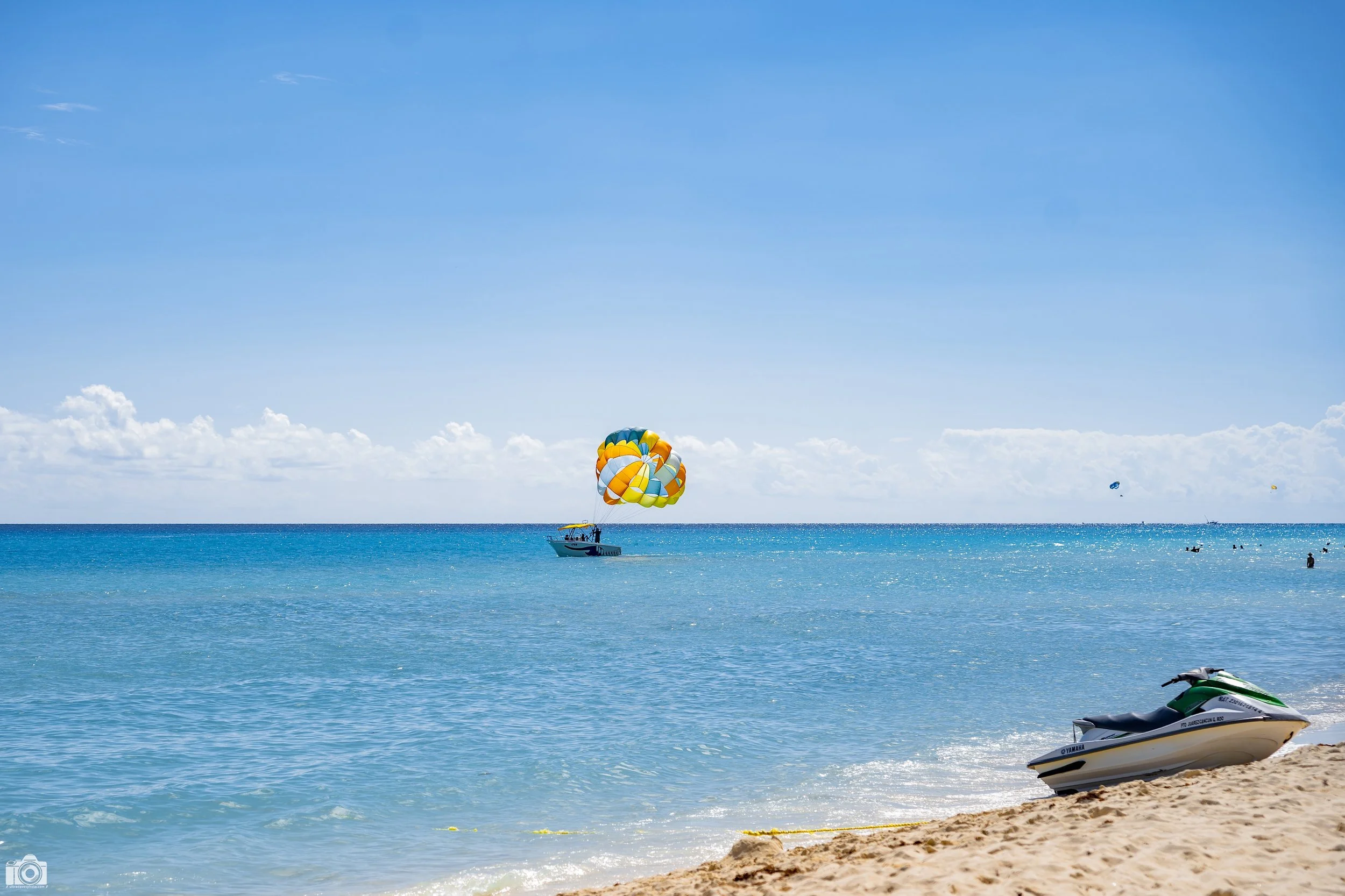 Cancun, MX 2022.  Abandoned Cruiser on a 3 Point Turn.  Shot taken with a Sony a7c // Sigma 28-70 f2.8 DG DN Contemporary @ 70mm - ISO 64 - f/4 - 1/1000s.