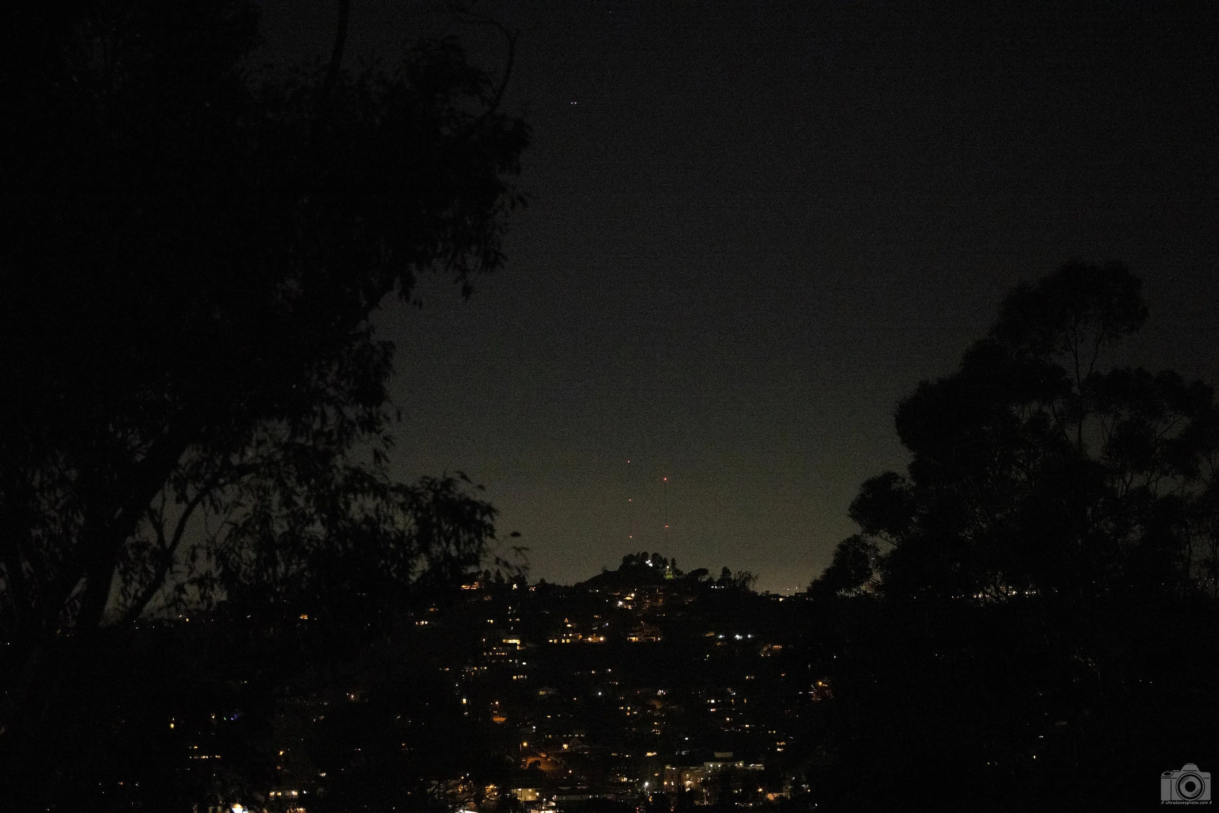 2025 - Radio Waves... Shot with a Canon EOS R5 // RF 70-200mm f2.8L @ 70mm f2.8 ISO 16000 - 1/125s. 