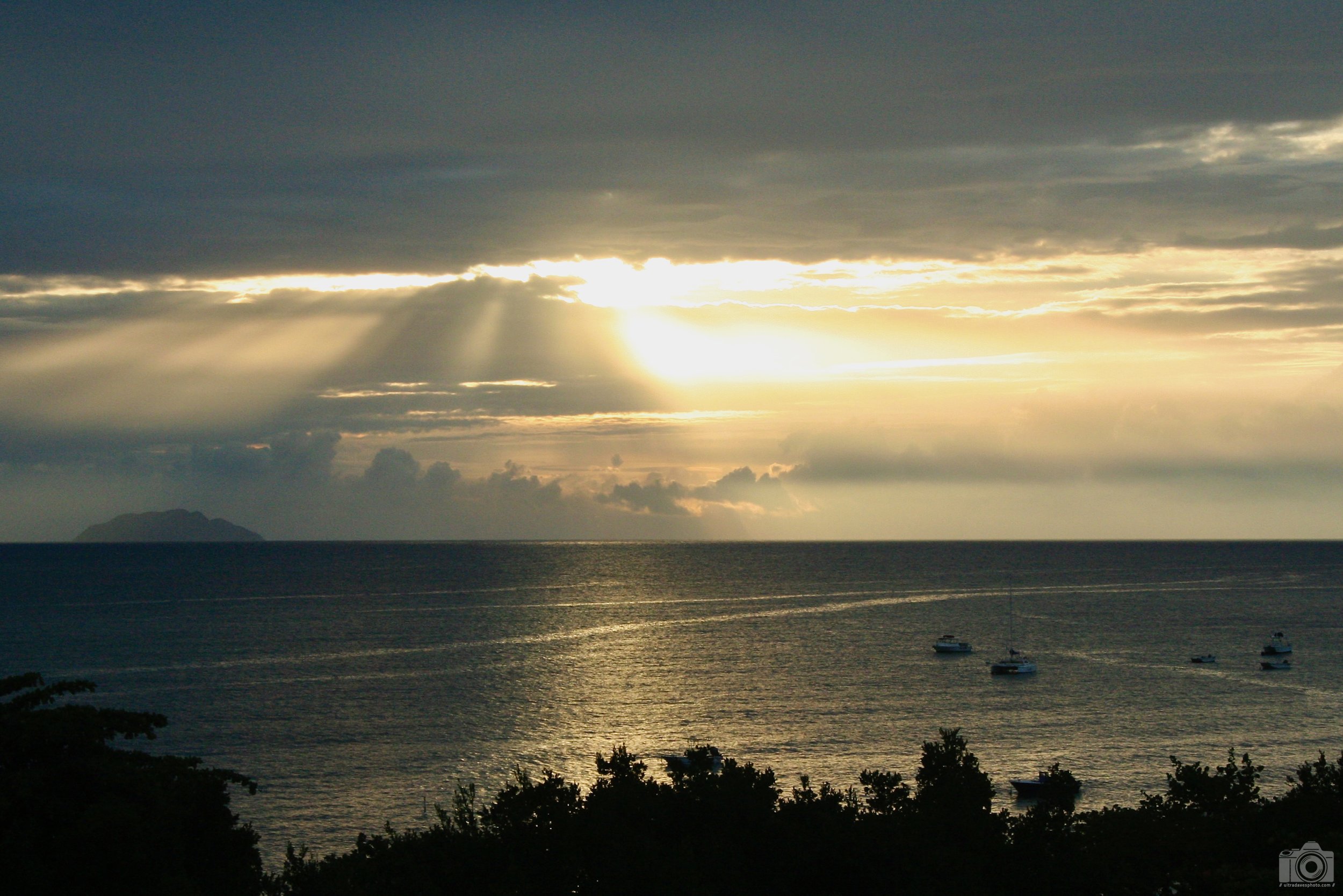 2009 - Puerto Rico, Playa de Ponce.  Shot with a Canon Digital Rebel XT // EF 18-55mm @ 55mm f14 ISO 800 - 1/400s.