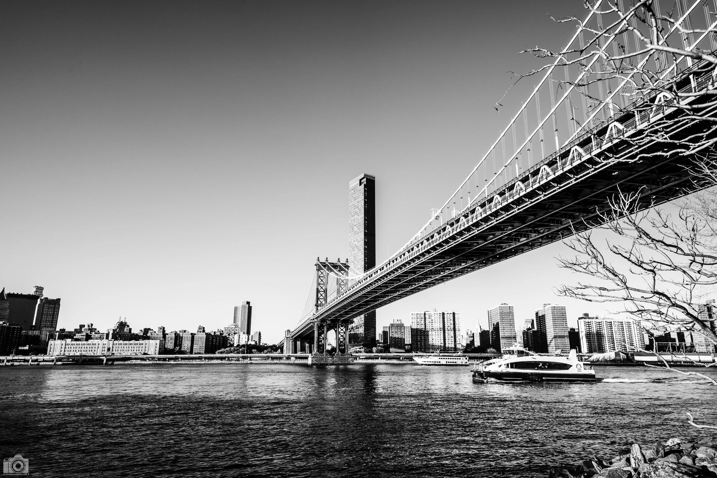 2024 - I love bridges and NYC has some great ones to shoot... Shot with a Sony a7c II // FE 12-24mm G @ 24mm f/4 ISO 200 - 1/250s.