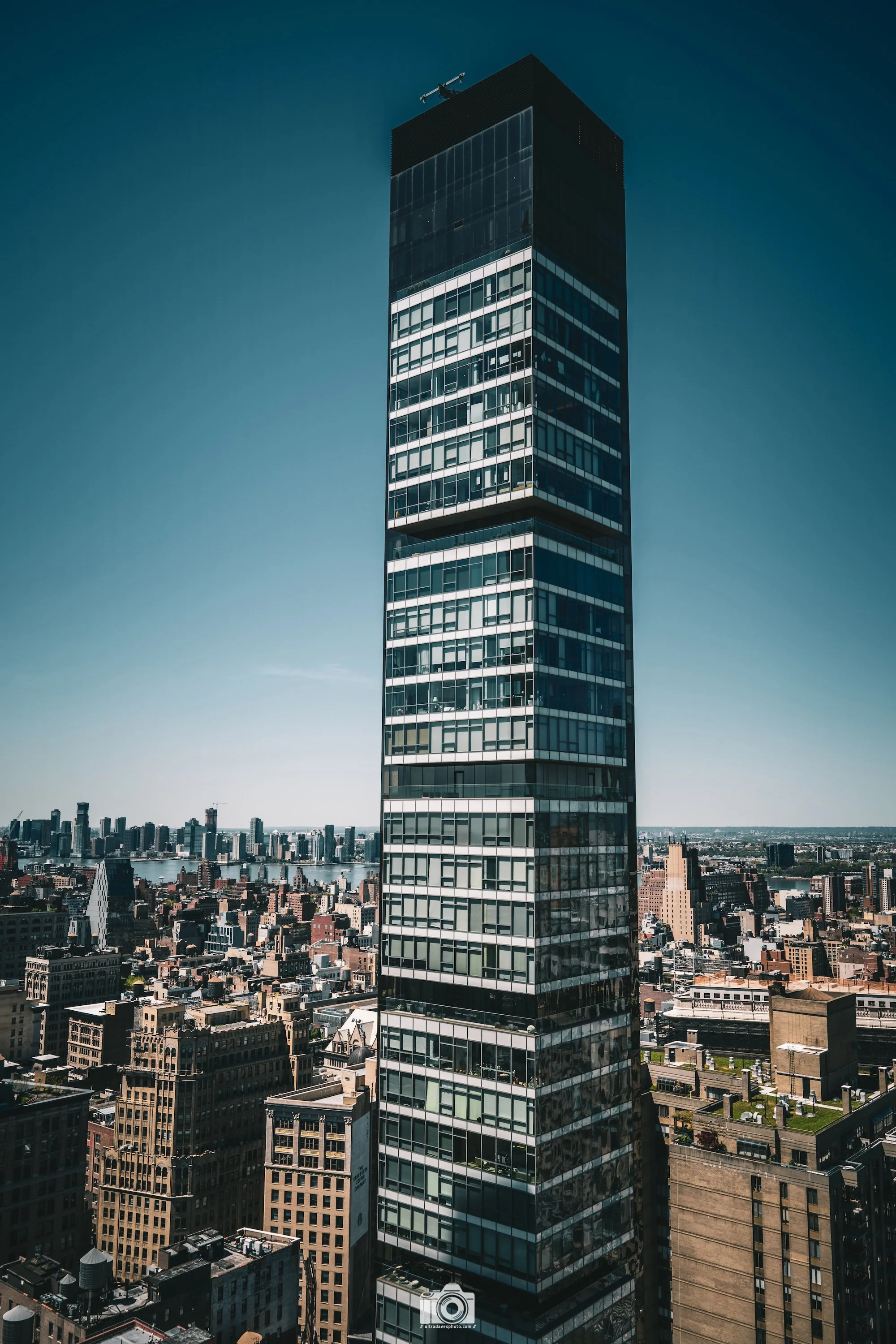2025 - NYC.  Highrise Life.  Shot with a Sony a7c // FE 28-60mm @ 28mm f/11 ISO 125 - 1/200s.