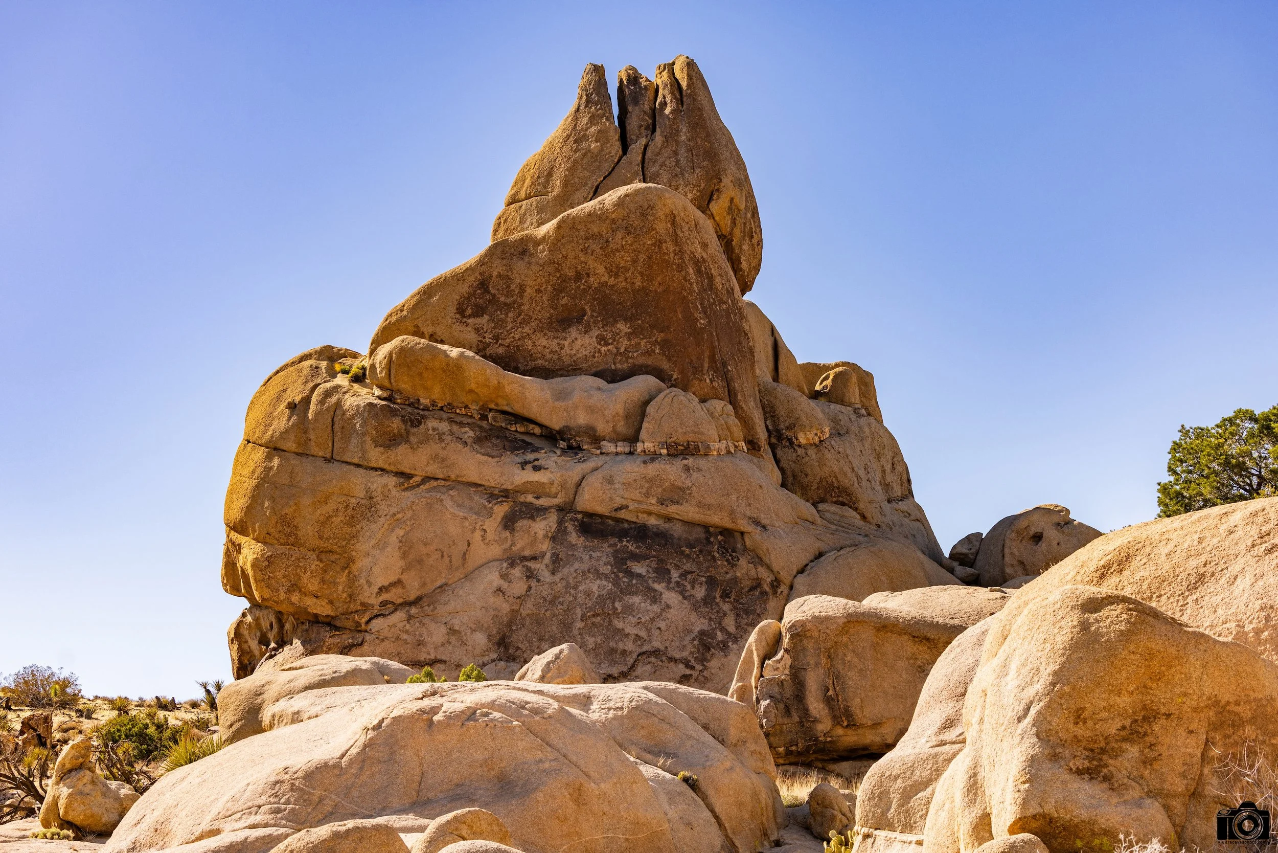 2025 - I call this one Flame Rock.  Shot with a Canon EOS R5 // RF 70-200mm @ 70mm f/5.6 ISO 100 - 1/400s.