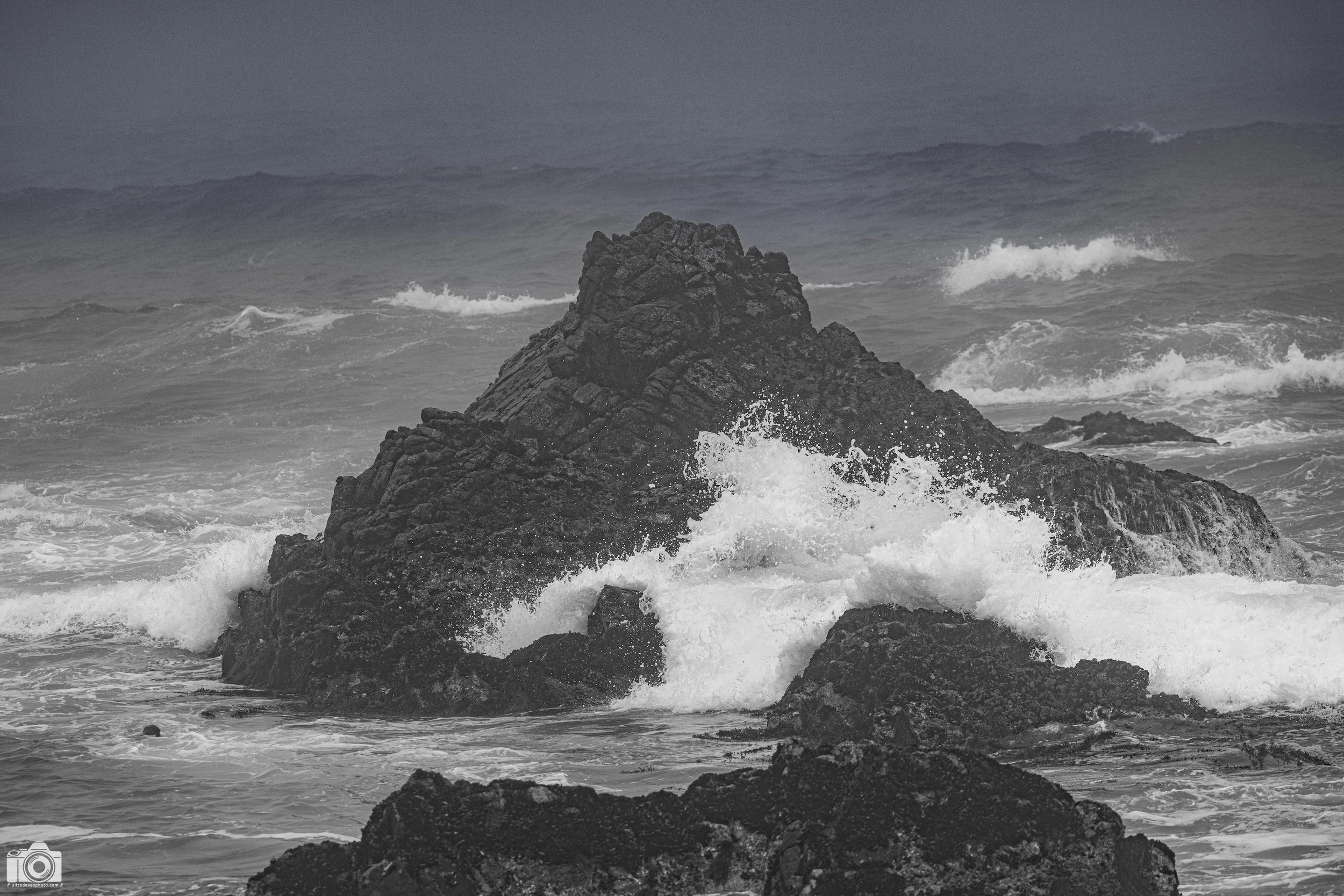Hazy Blue Sea.  Shot taken with a Canon EOS R5 with an RF 70-200mm f/2.8L @ 200mm - f/4 ISO 100 1/2500s.