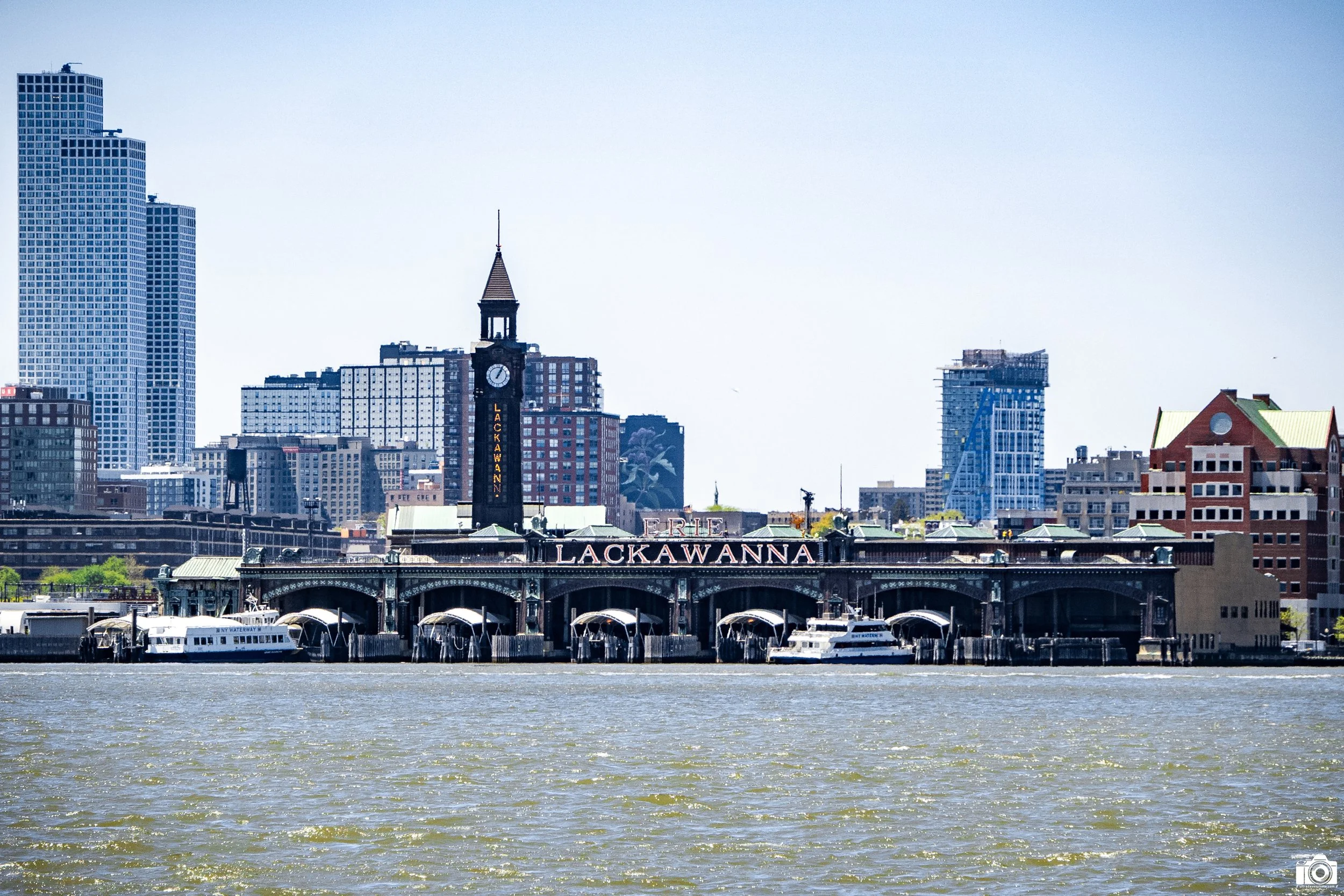 New York 2025.  Erie-Lackawanna Park.  Shot across the Hudson near Pier 46 with a Sony a7c // Tamron E 18-300mm @ 216mm - ISO 640 - f/5.6 - 1/3200s.