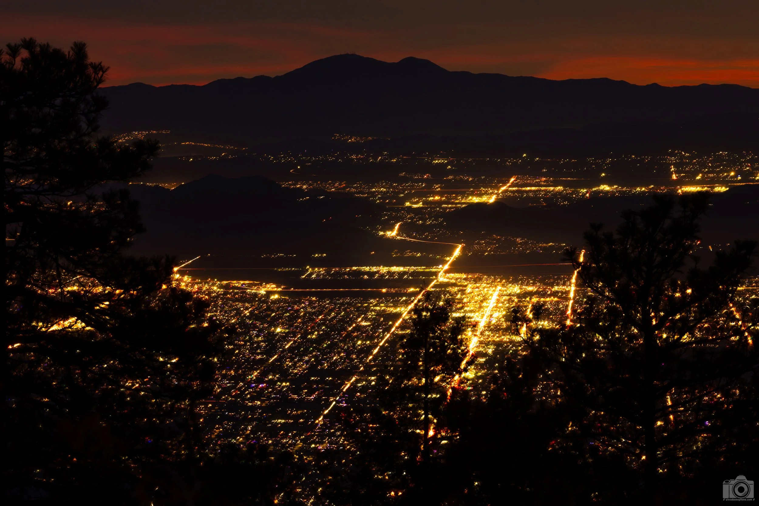 2021 - Red Skies at Night.  Idyllwild, CA.  Shot with a Canon EOS R5 // RF 70-200mm f4L @ 200mm f11 ISO 100 - 30s.  Tripod Mounted.