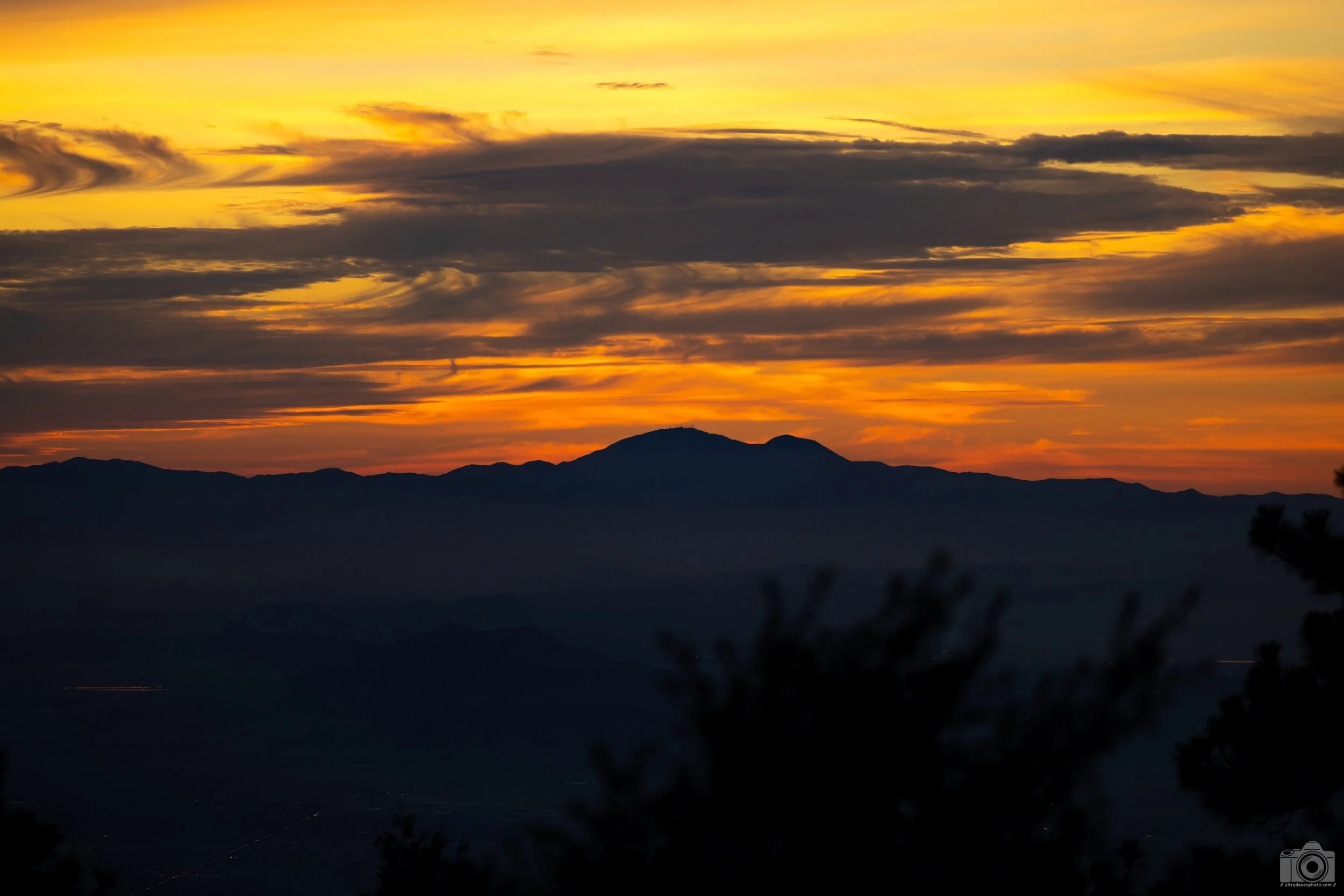 2021 - The Golden Sky.  Idyllwild, CA.  Shot with a Canon EOS R5 // RF 70-200mm f4L @ 200mm f4 ISO 100 - 1/250s.