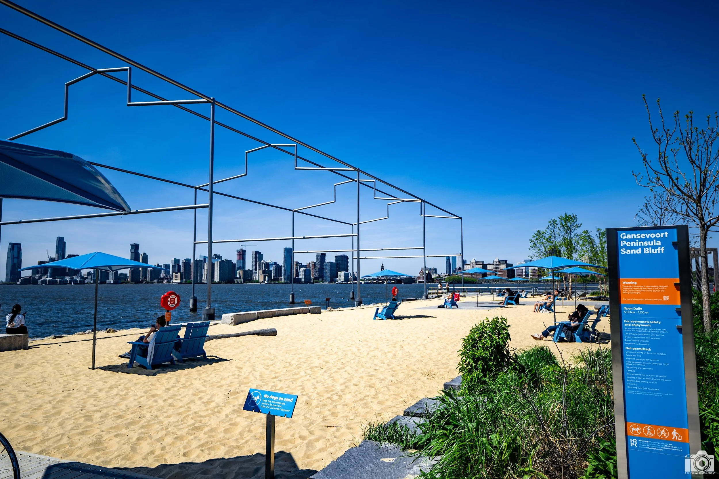 NYC 2025 - Gansevoort Peninsula Sand Bluff.  Shot with a Sony a7c // 12-24mm G @ 24mm f/4 ISO 125 - 1/2000s.