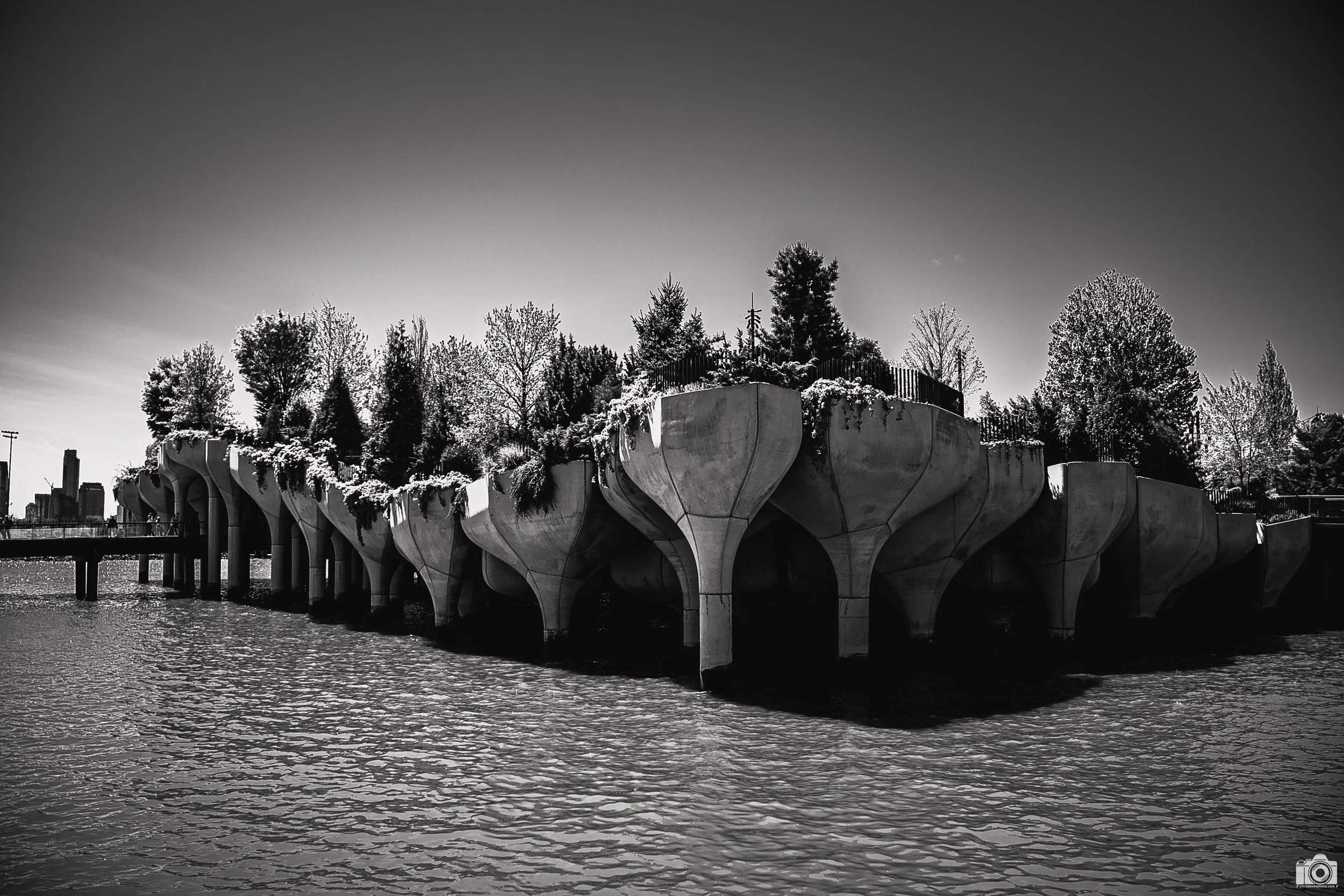 New York 2025.  Tiny Island in B&W.  Shot with a Sony a7c // Tamron E 18-300mm @ 27mm - ISO 125 - f/4 - 1/800s.