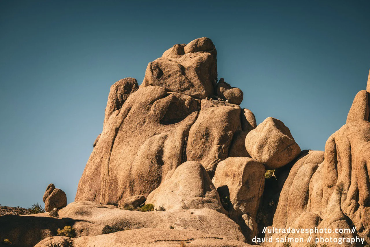 2025 - The Rocks have Faces. Shot with a Canon EOS R5 // RF 70-200mm @ 70mm f/5.6 ISO 100 - 1/1250s.