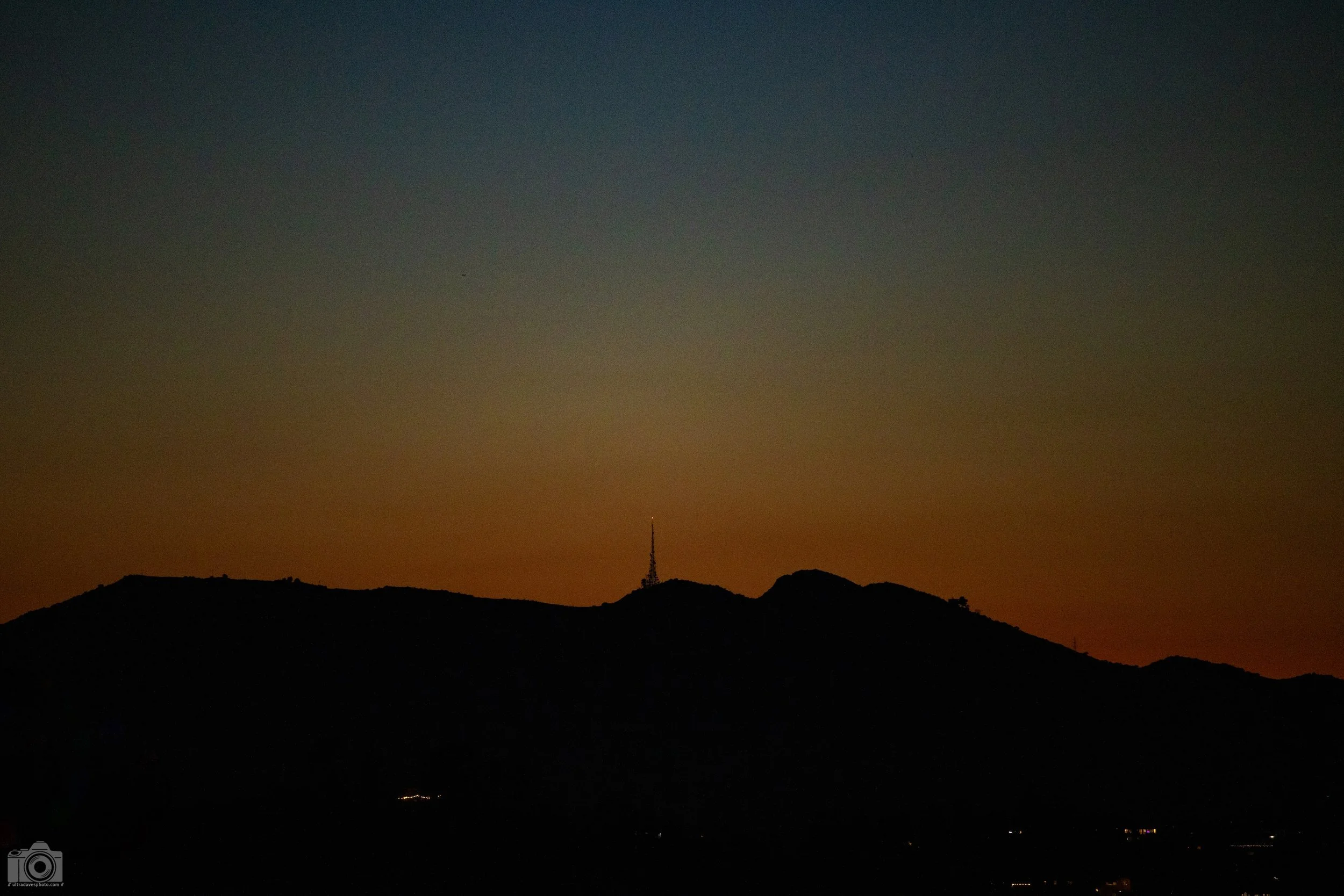 2025 - Sending Messages.  Shot with a Canon EOS R5 // RF 70-200mm f2.8L @ 200mm f2.8 ISO 3200 - 1/400s. 