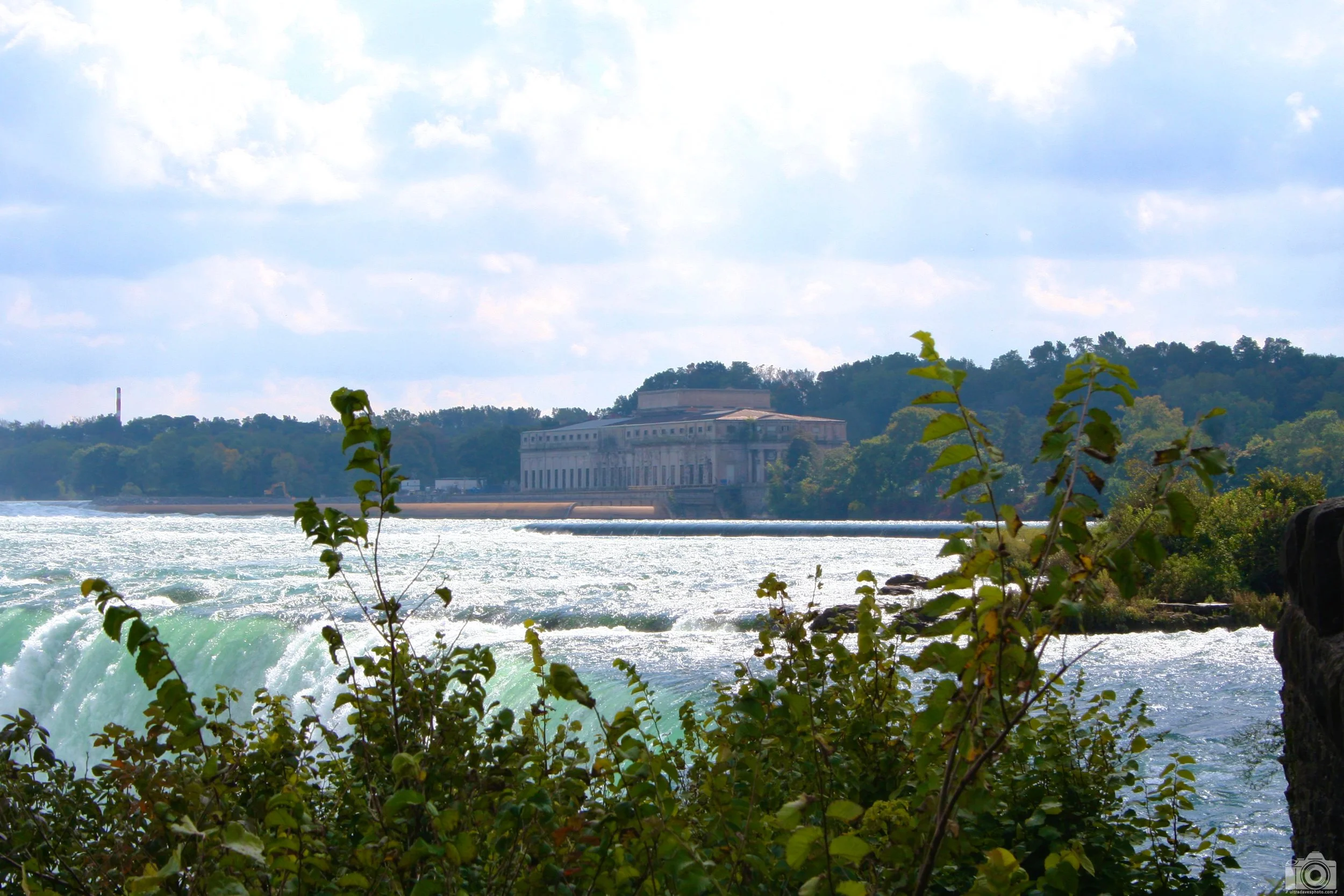 2006 - First NY Trip and I thought I knew it all with my Canon EOS Digital Rebel XT shooting in FULL AUTO with a kit lens.  Yeah, I was that guy.  If you do visit Niagara Falls, I highly recommend crossing the Canadian Border.  Shot with Canon EOS Di