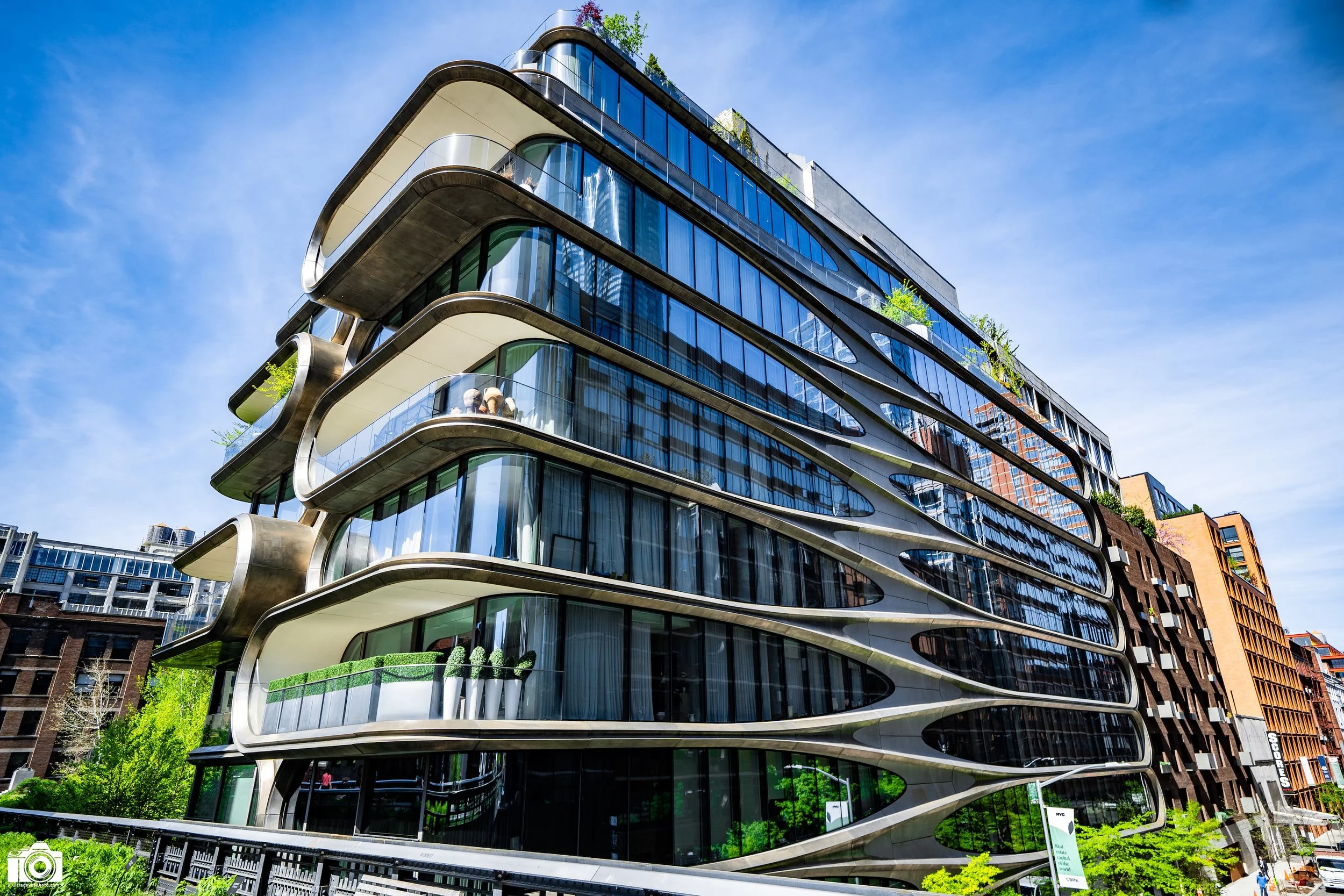 NYC 2025 - Premium Residence off the High Line.  Shot with a Sony a7c // 12-24mm G @ 18mm f/4 ISO 125 - 1/500s.