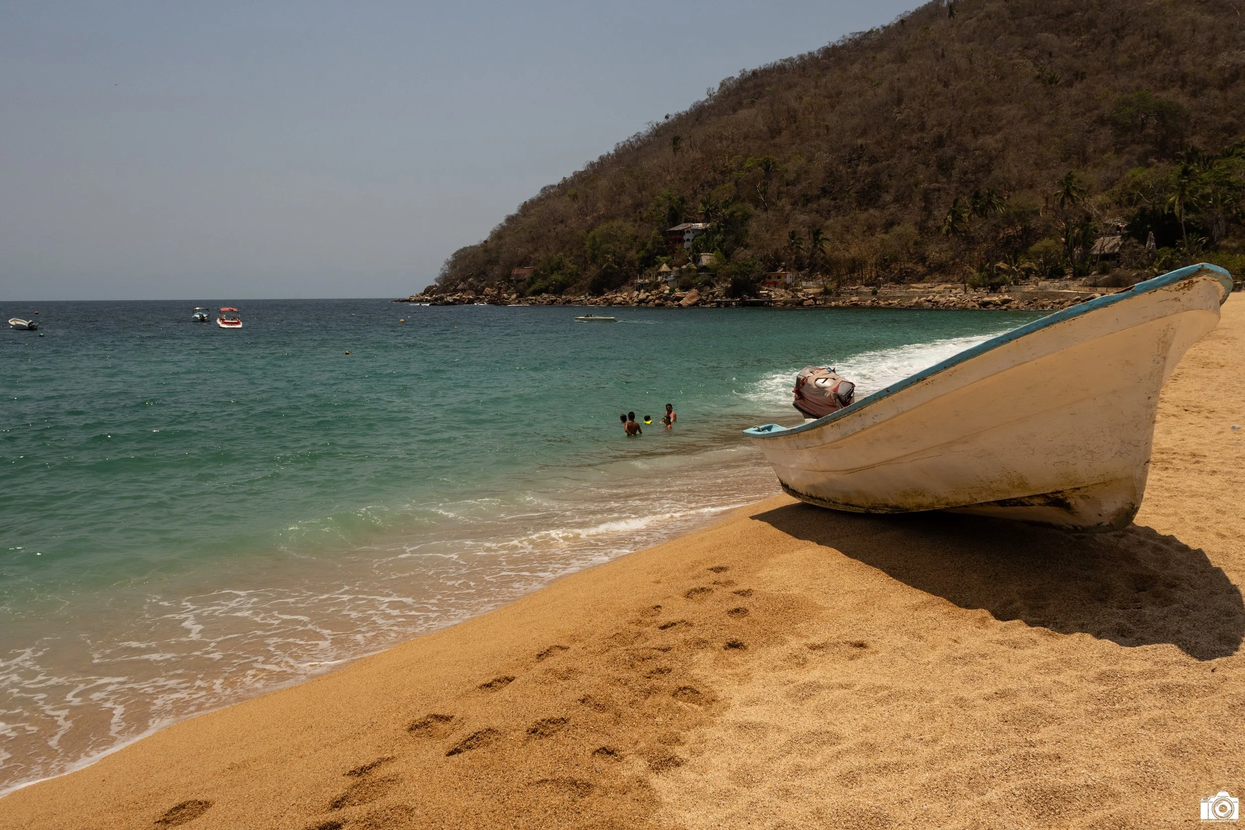 Yelapa, MX 2023.  Cinco Barcos.  Shot with a Canon EOS R50 // RF 16mm f2.8 STM - ISO 100 - f/8 - 1/800s.