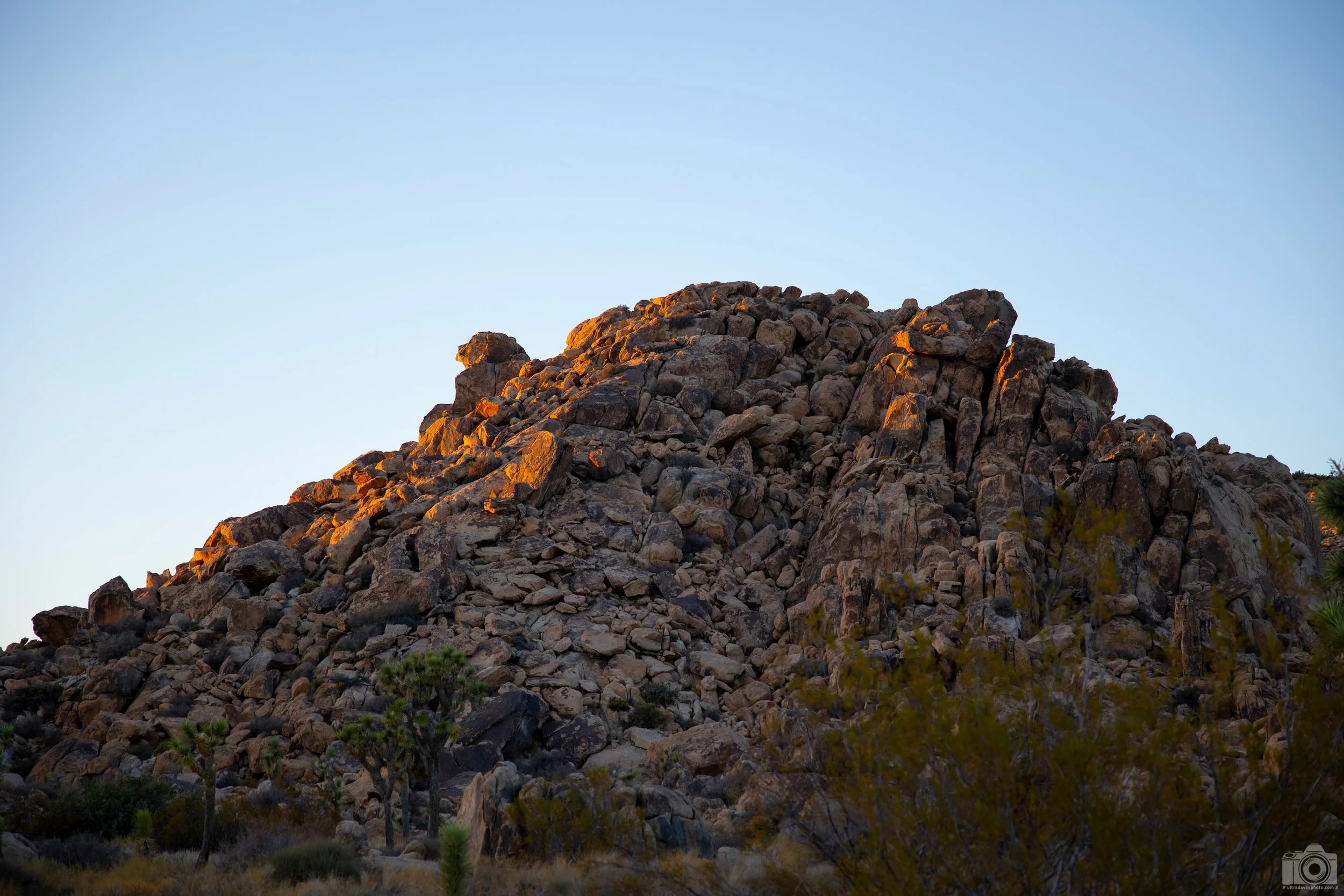 2020 - A pile of rocks.  I named this formation Dog Rock.  Shot with a Canon EOS R6 // RF 24-70mm @ 70mm f/2.8 ISO 100 - 1/200s.