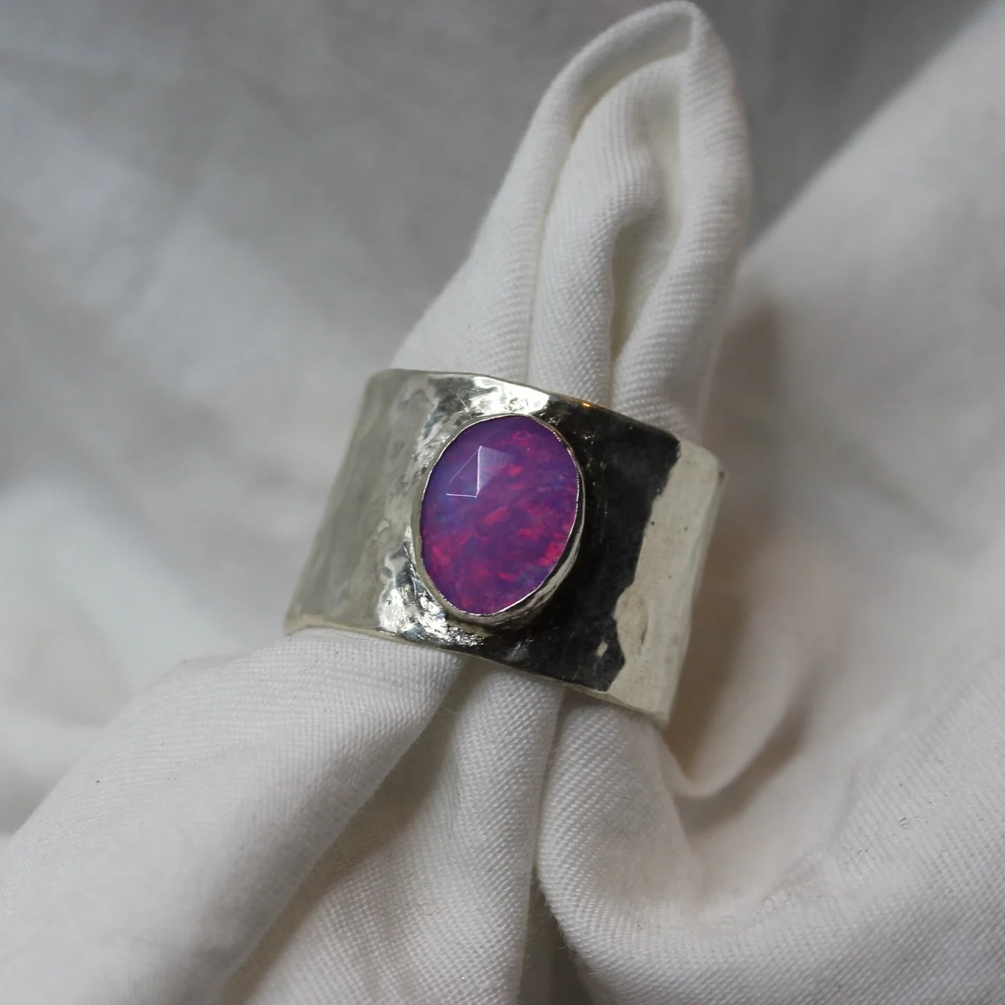 textured band, bright stone &amp; shiny finish all in one piece #opal #pink #silver #ring