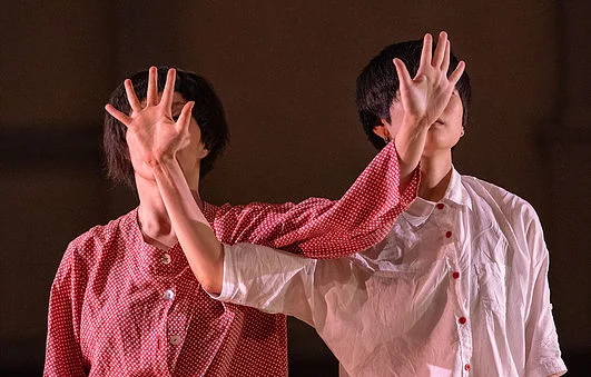 Still from a Mei Yamanaka-choreographed performance by Steven Pisano