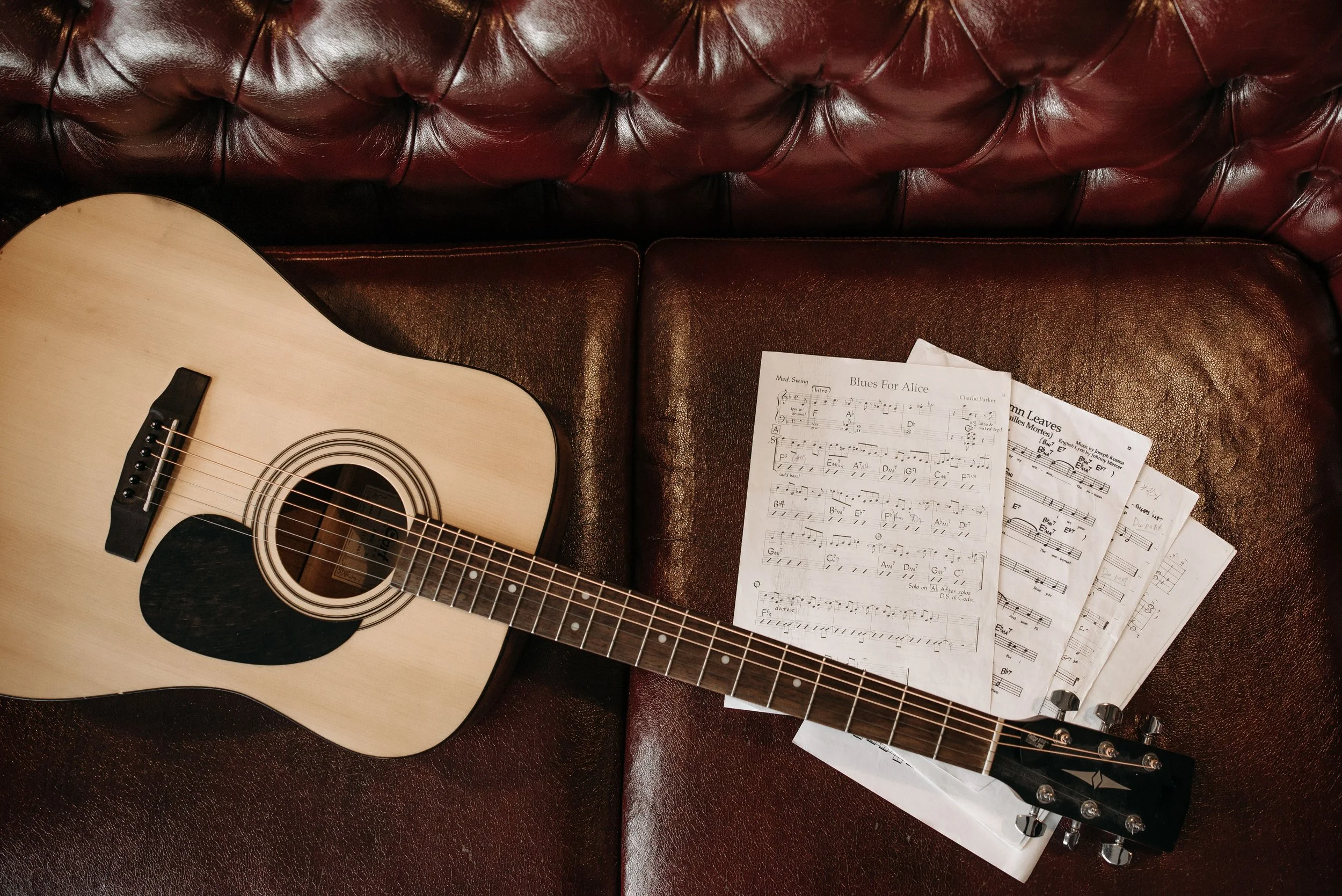 Guitar Method Books Compared: Hal Leonard, Mel Bay, and Where Classical Methods Fit