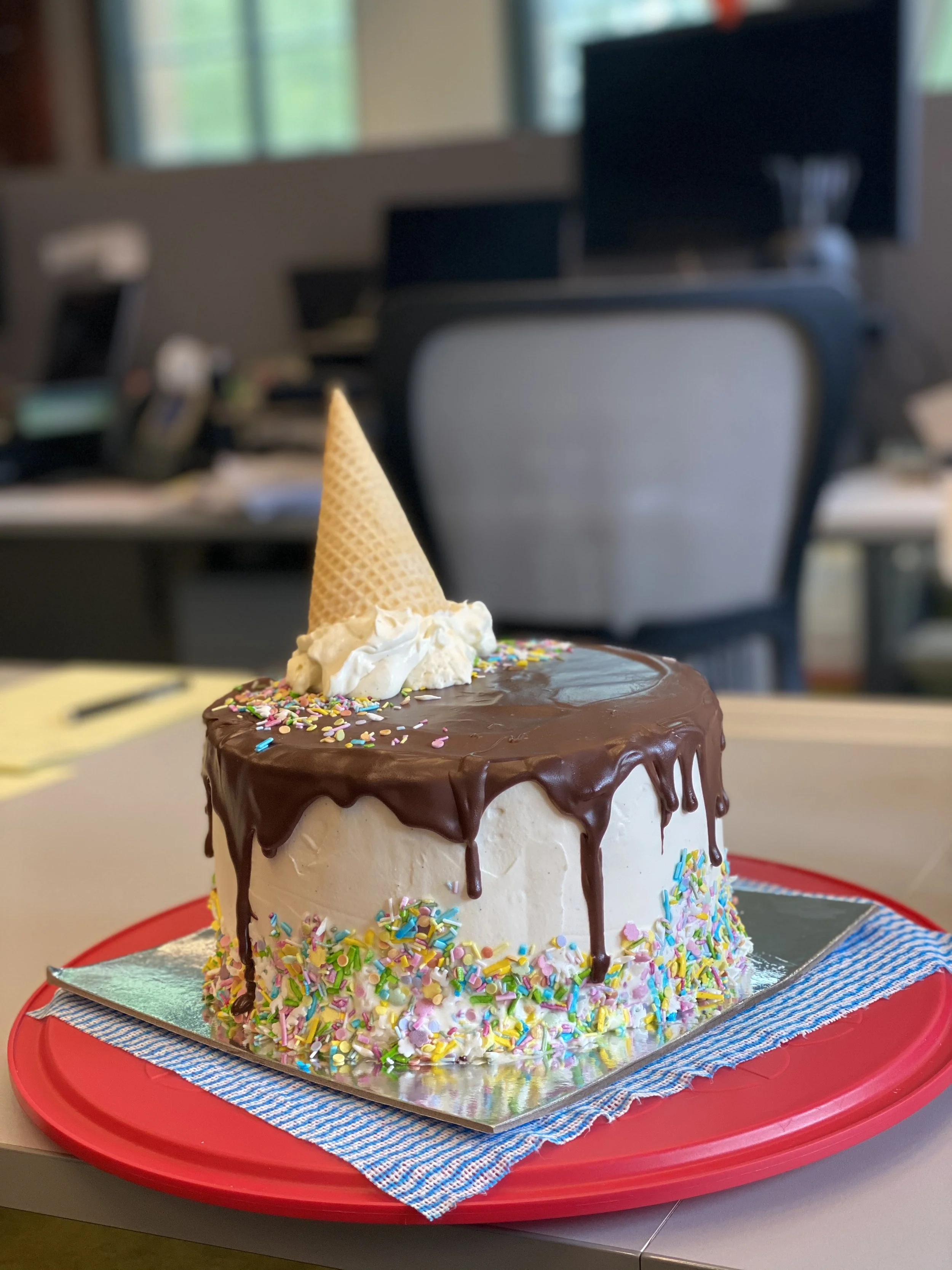 'ice cream' vanilla and raspberry drip cake